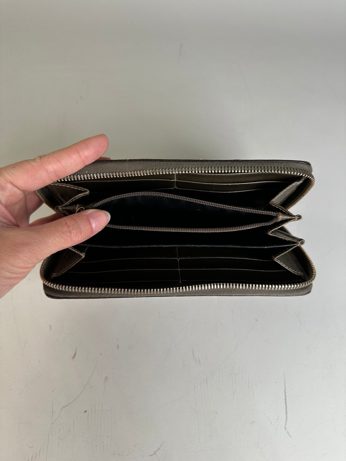 Vintage Gucci GG Supreme Canvas Zip Wallet Beige Brown