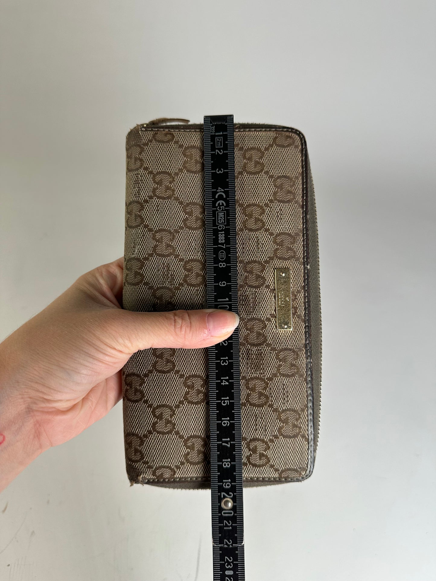 Vintage Gucci GG Supreme Canvas Zip Wallet Beige Brown