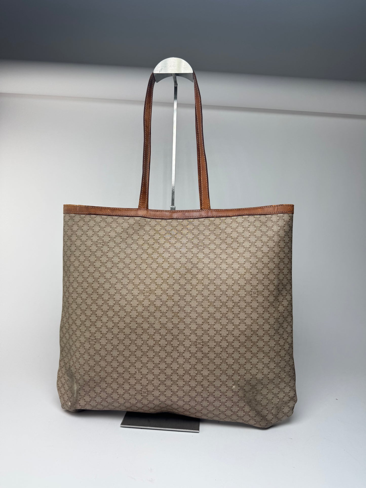 Grand sac vintage en cuir monogramme Céline Triomphe beige marron