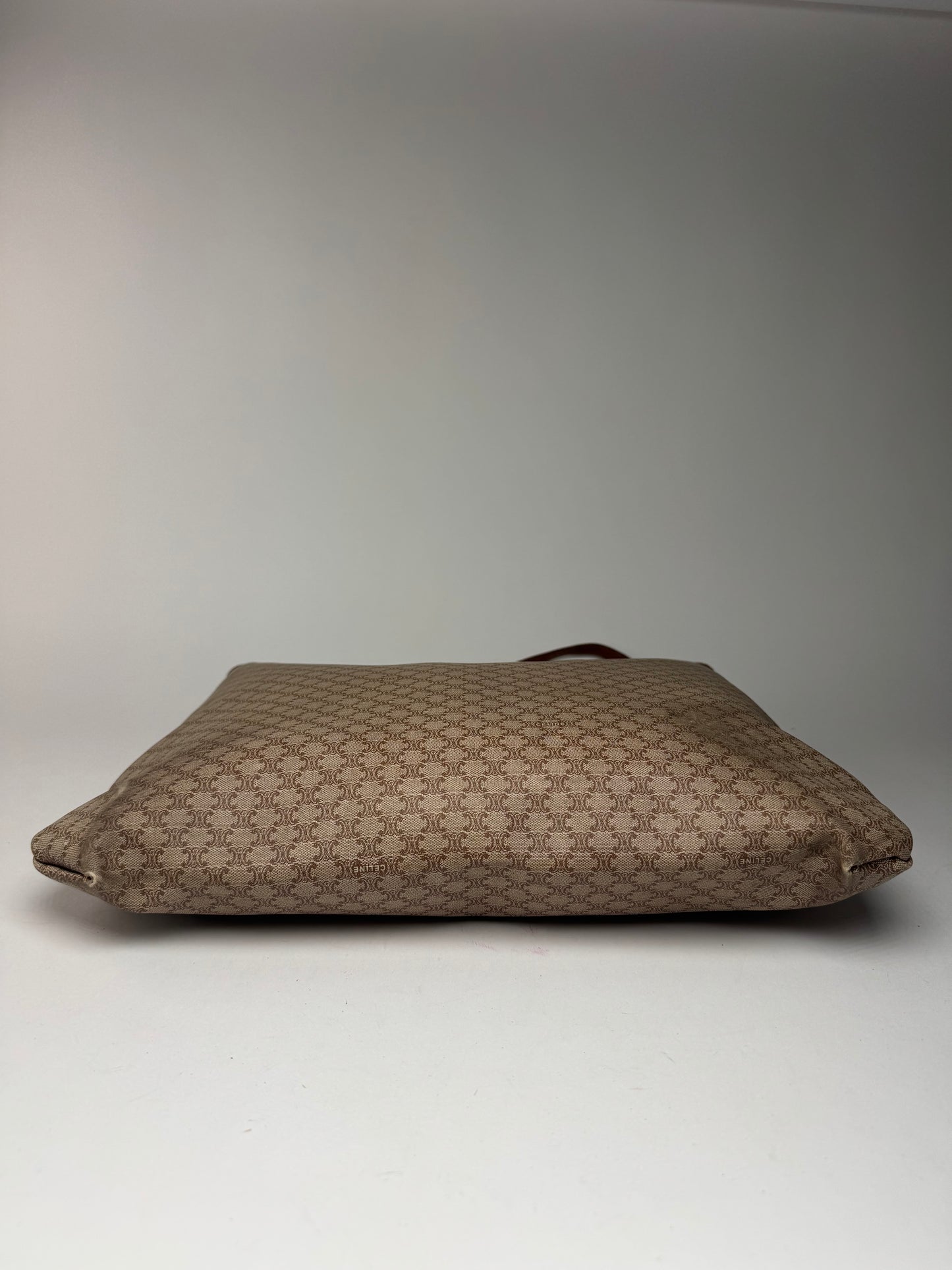 Grand sac vintage en cuir monogramme Céline Triomphe beige marron