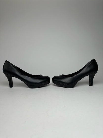 Vintage Valentino Leather Pumps black