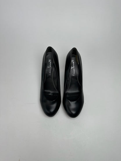 Vintage Valentino Leather Pumps black