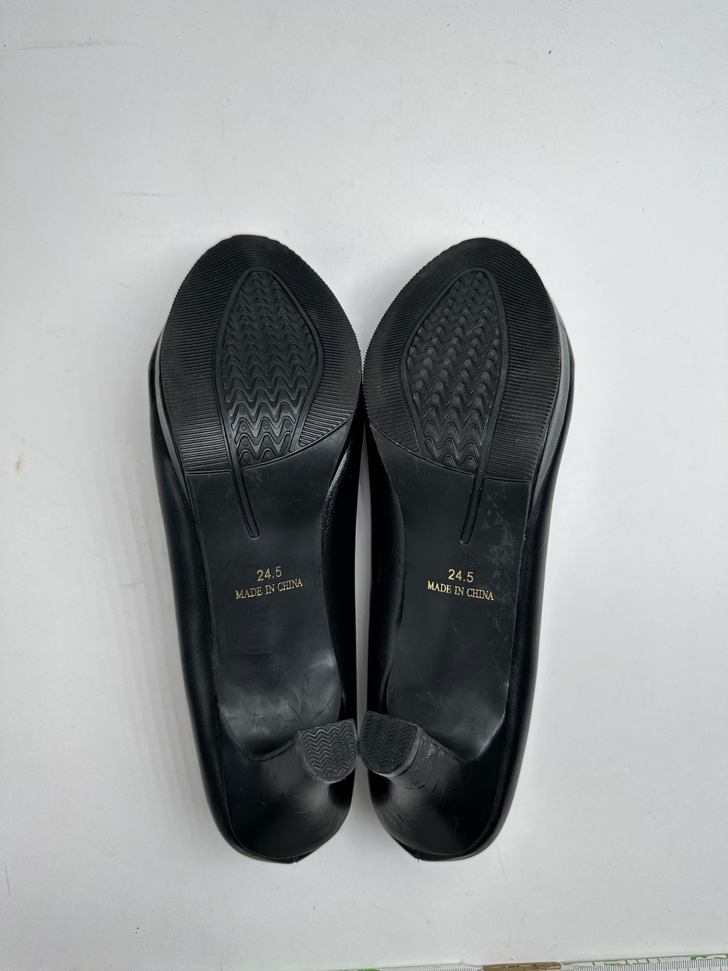 Vintage Valentino Leather Pumps black