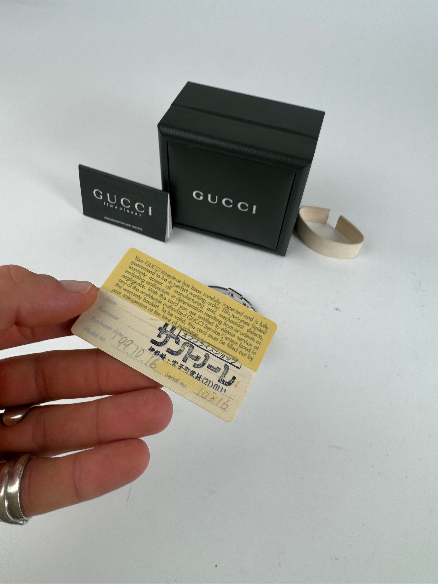 Montre Gucci vintage en acier avec mors argenté, ensemble complet