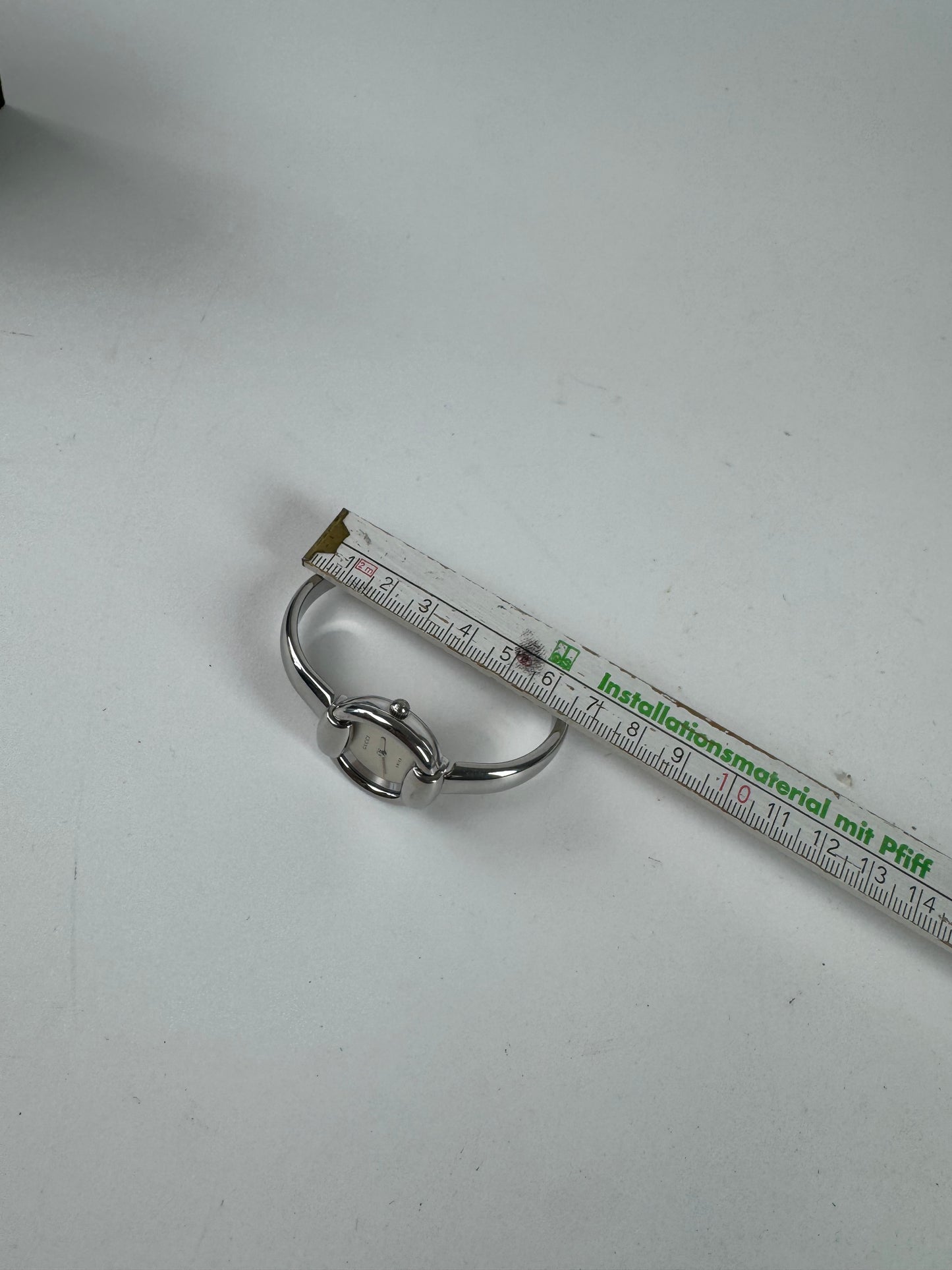 Montre Gucci vintage en acier avec mors argenté, ensemble complet