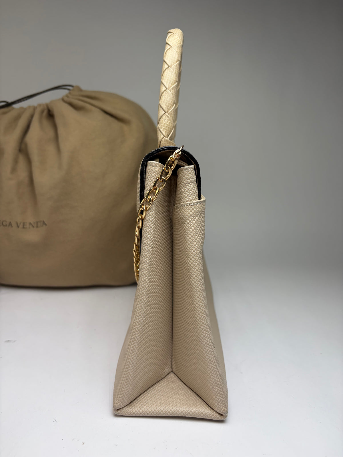 Vintage Bottega Veneta Structured Leather Top-Handle Bag Late 1980s Cream