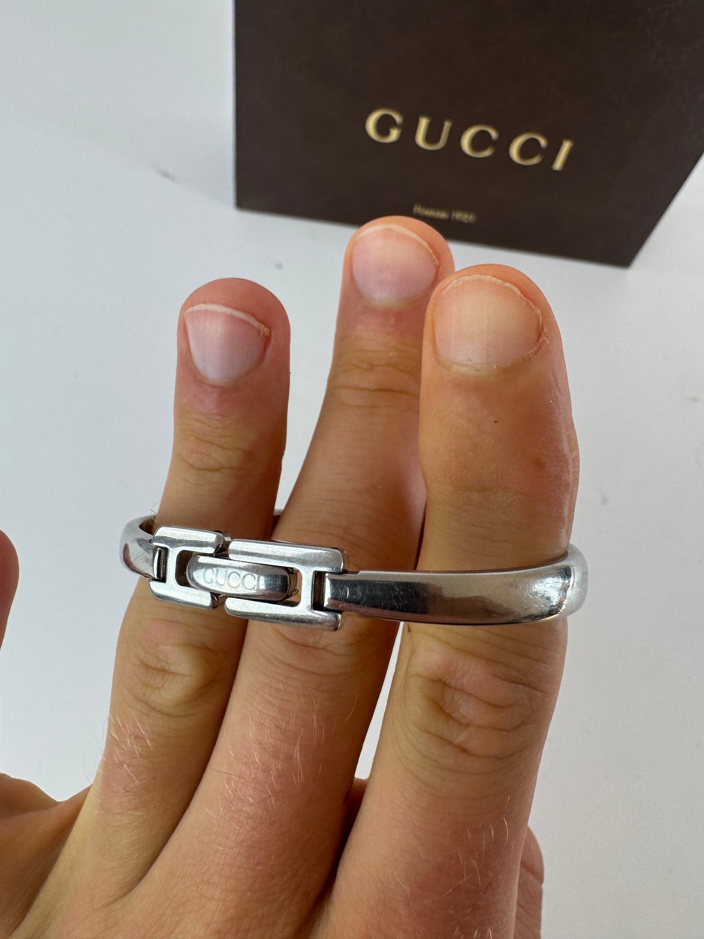 Montre Gucci vintage en métal avec mors argenté