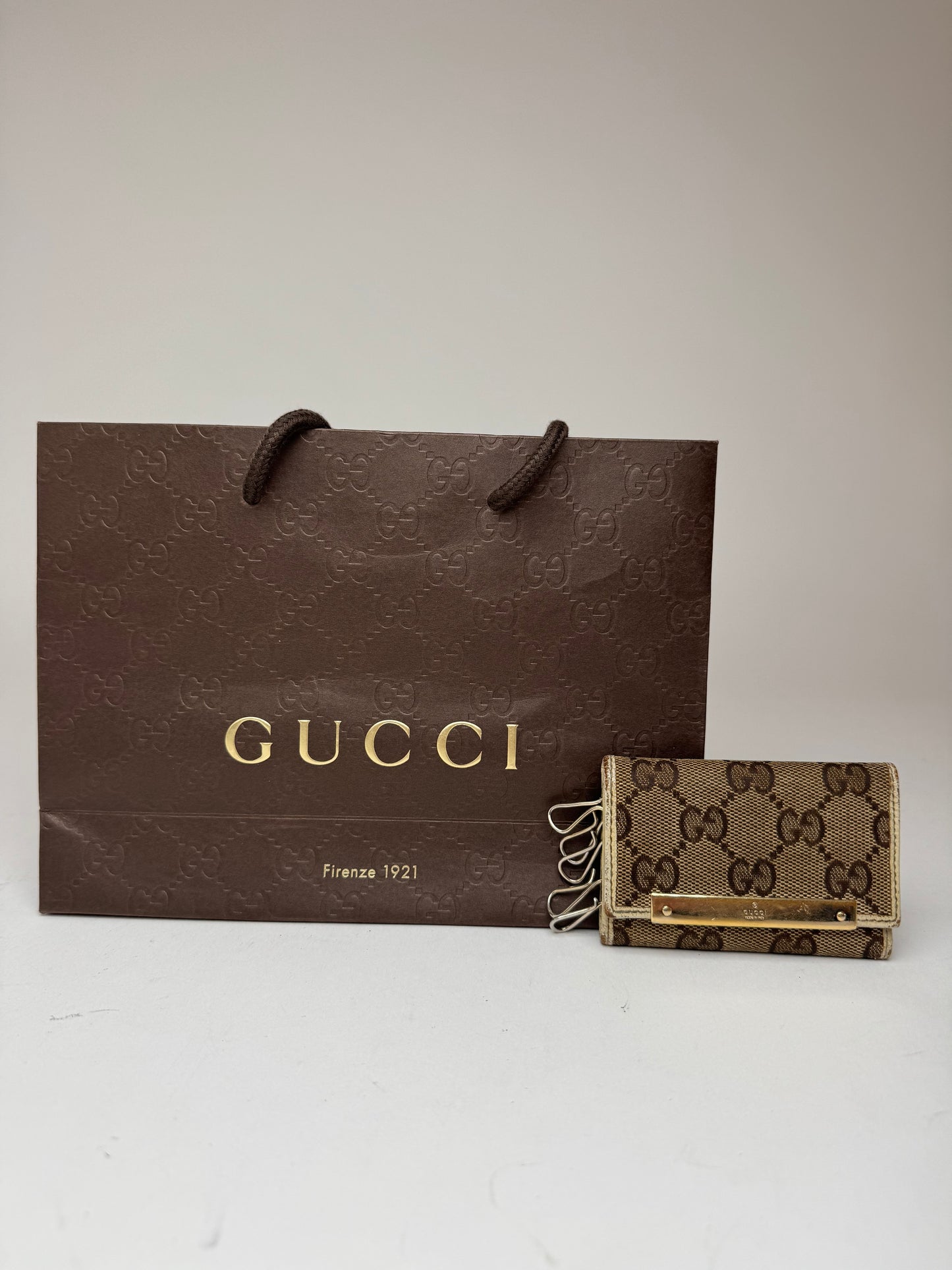 Vintage Gucci Monogram Key Holder beige white