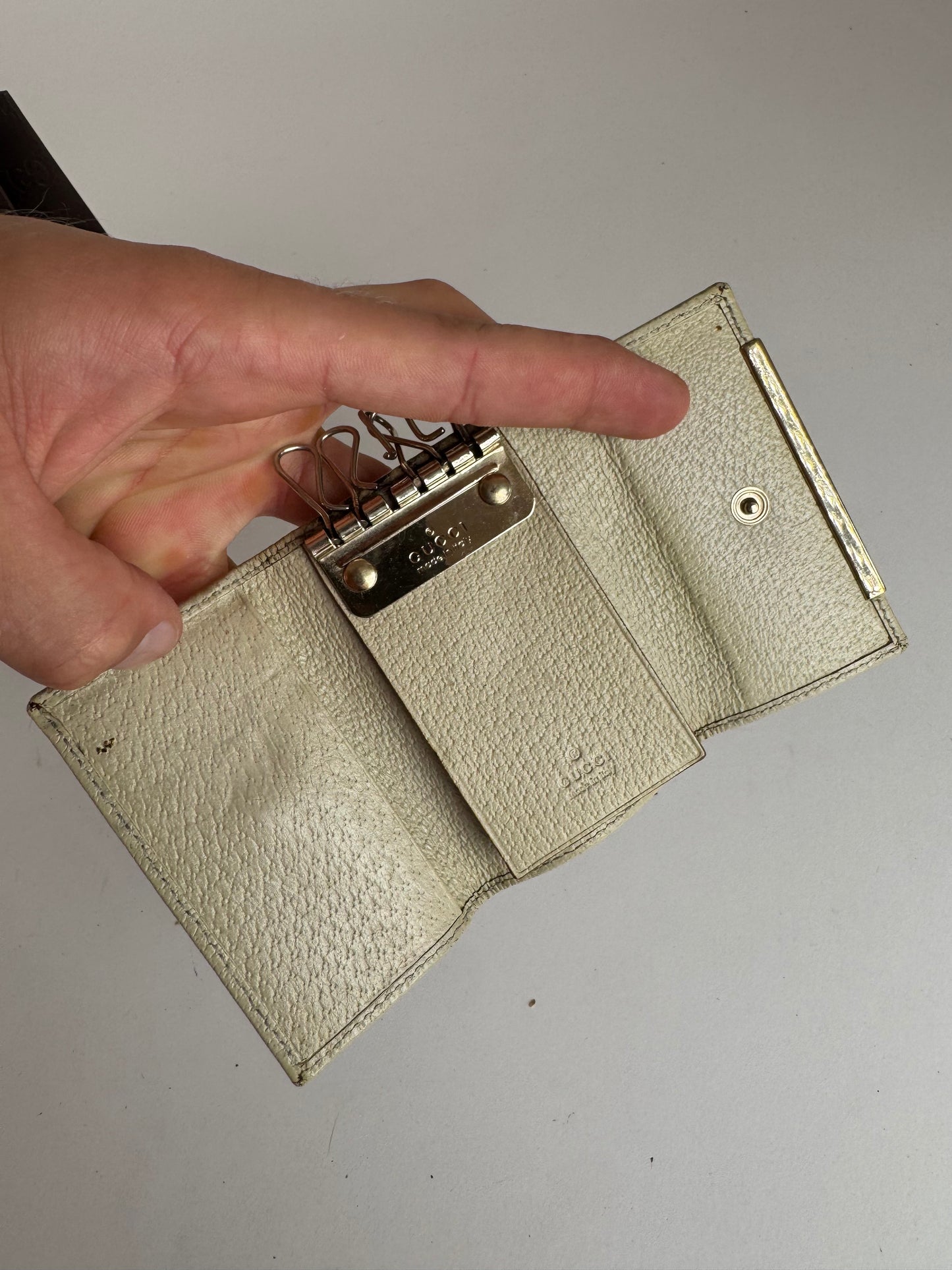 Vintage Gucci Monogram Key Holder beige white