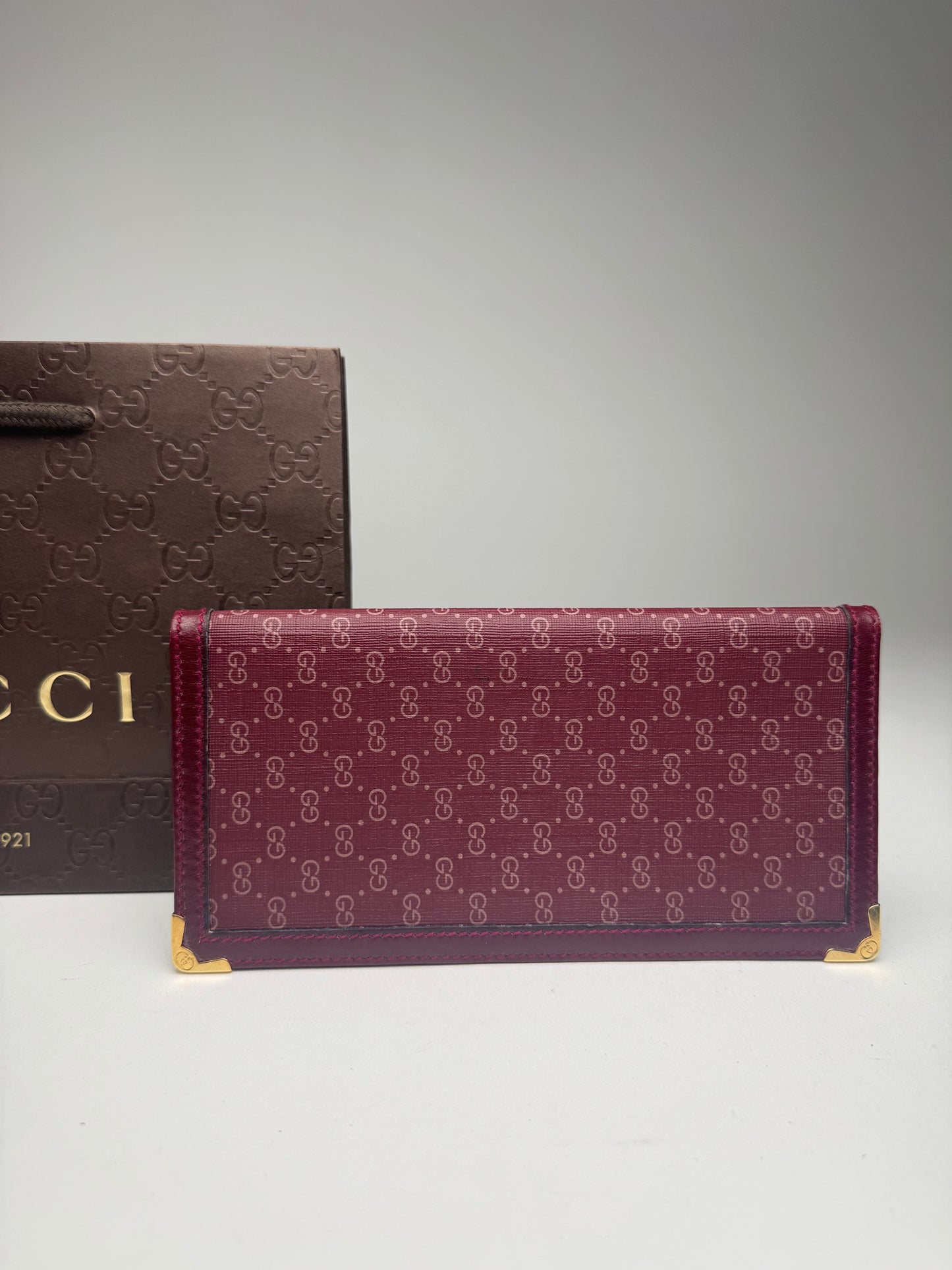 Vintage Gucci leather ID holder purple