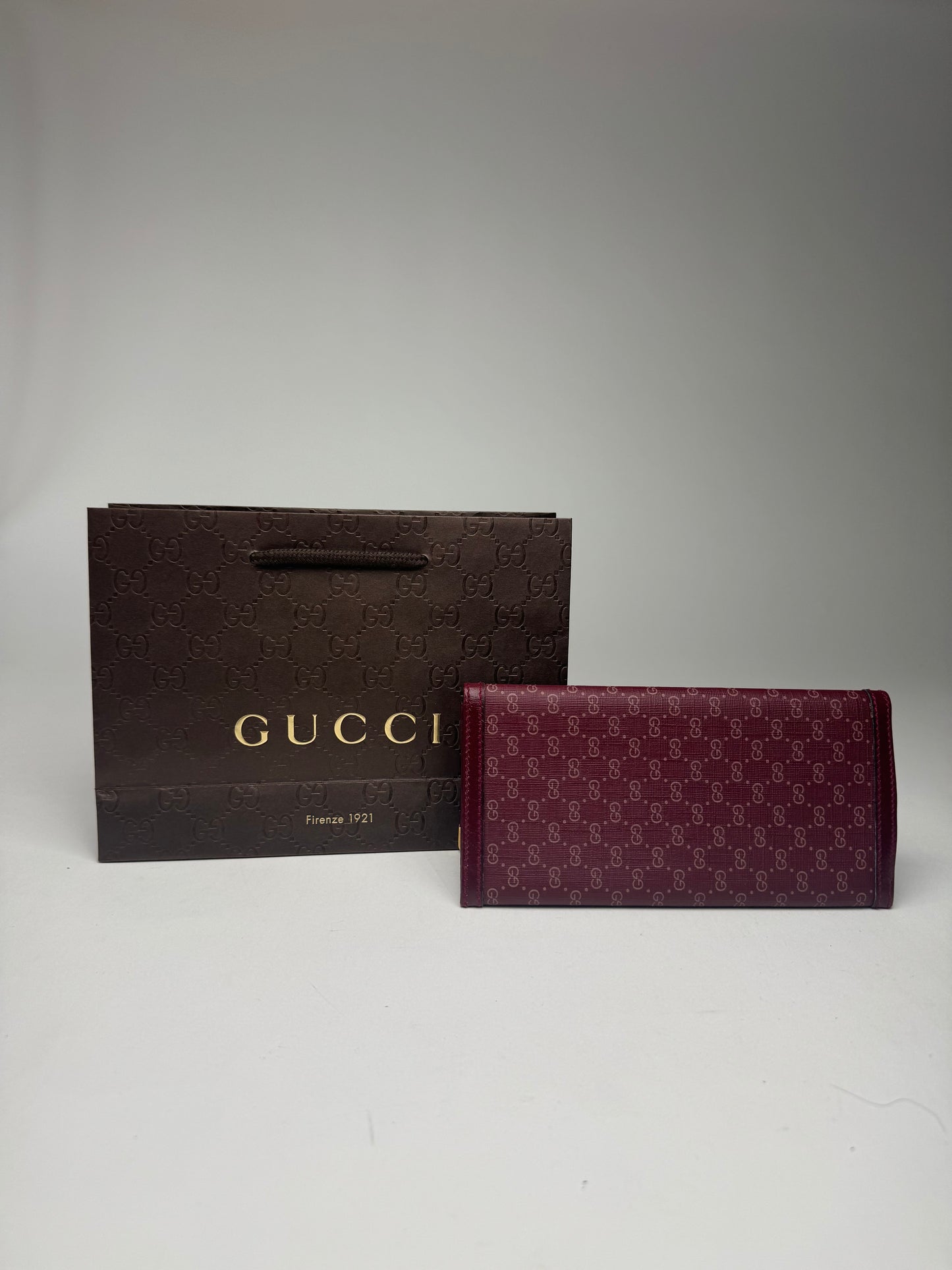 Vintage Gucci leather ID holder purple