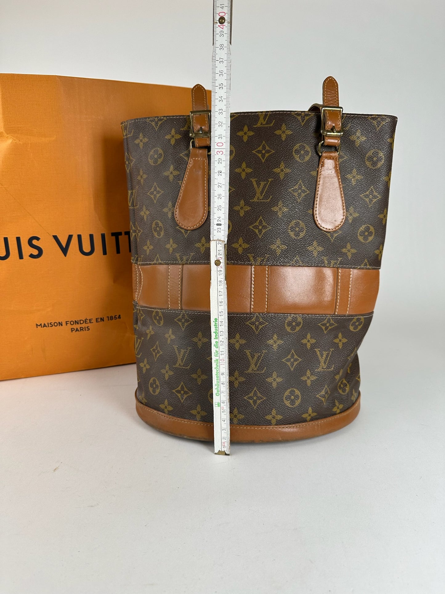 Vintage Louis Vuitton Leather Monogram Bucket bag brown