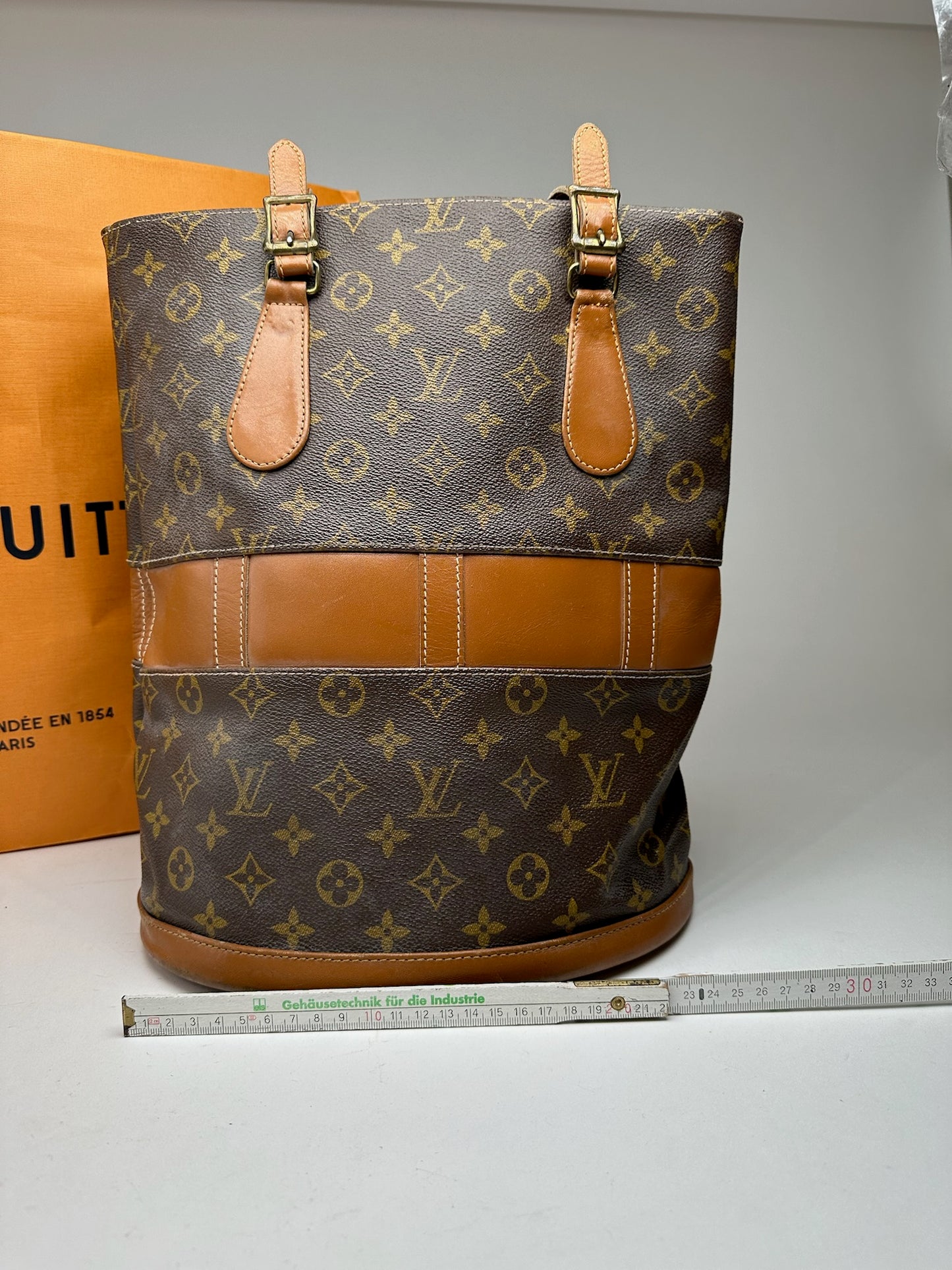 Vintage Louis Vuitton Leather Monogram Bucket bag brown