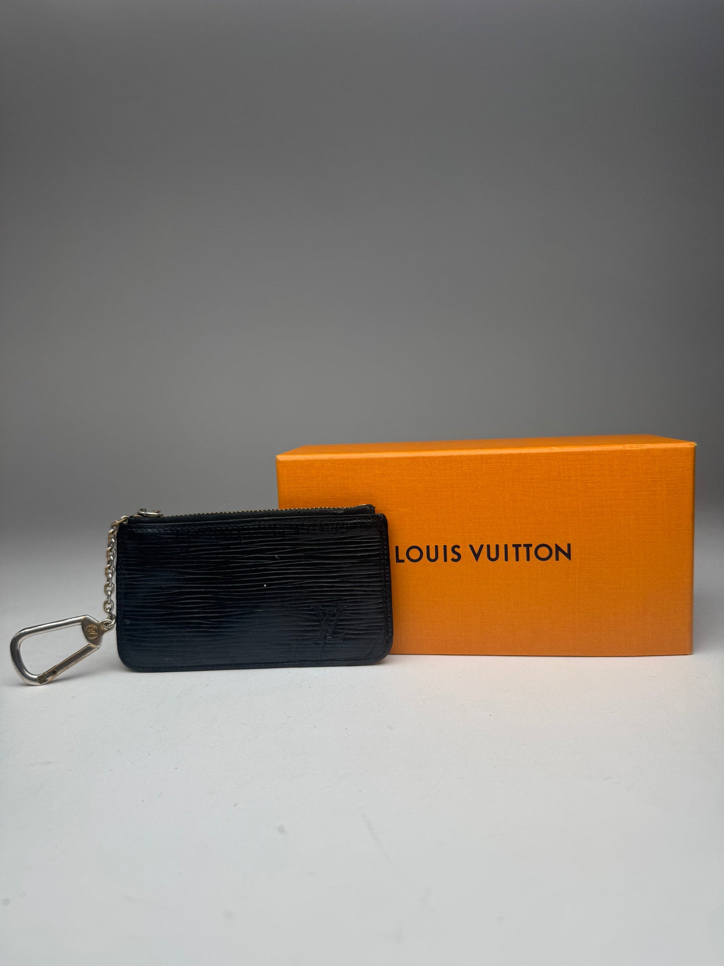 Vintage Louis Vuitton Le Dauphine EPI leather Card holder black
