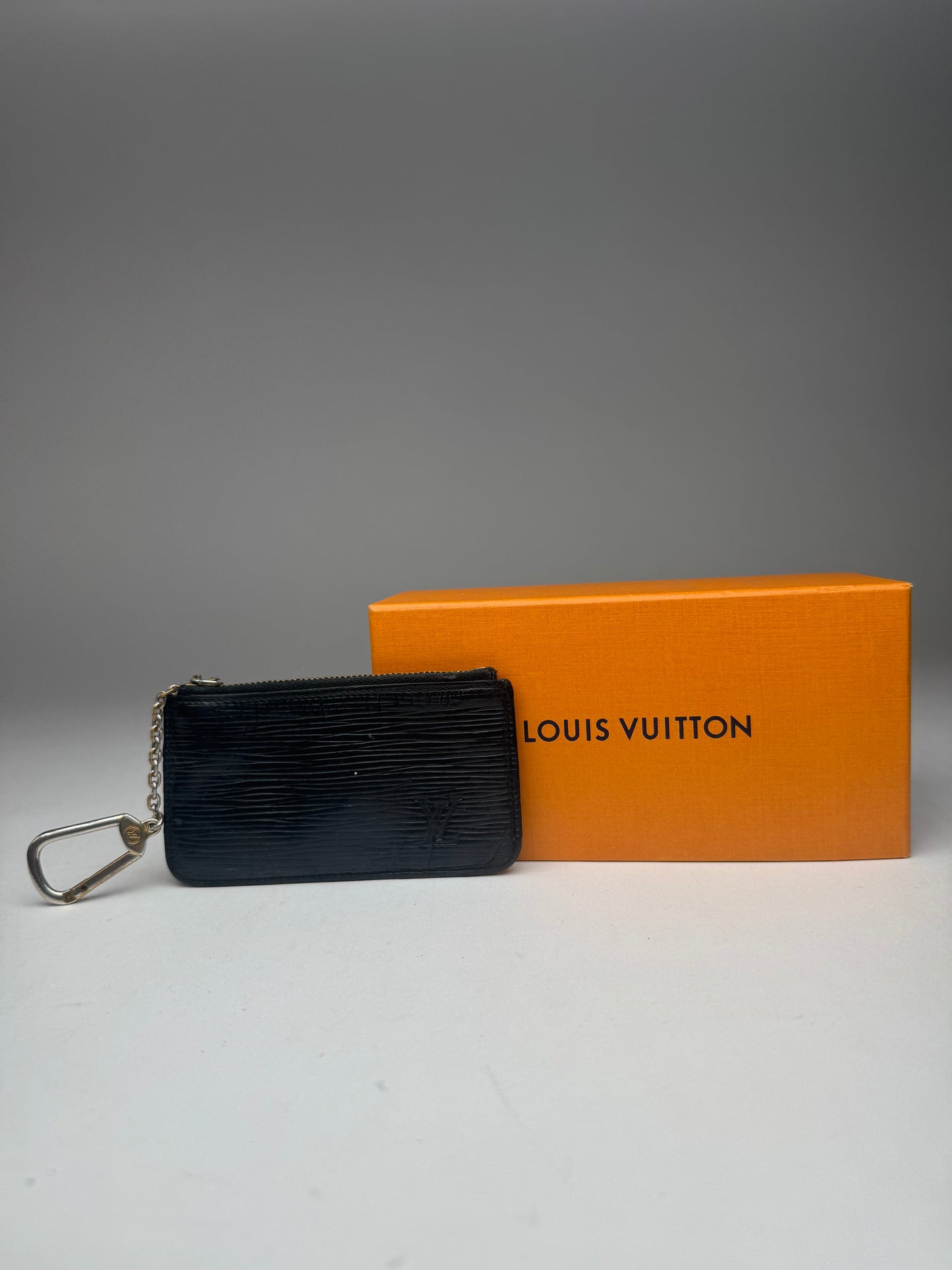 Vintage Louis Vuitton Le Dauphine EPI leather Card holder black