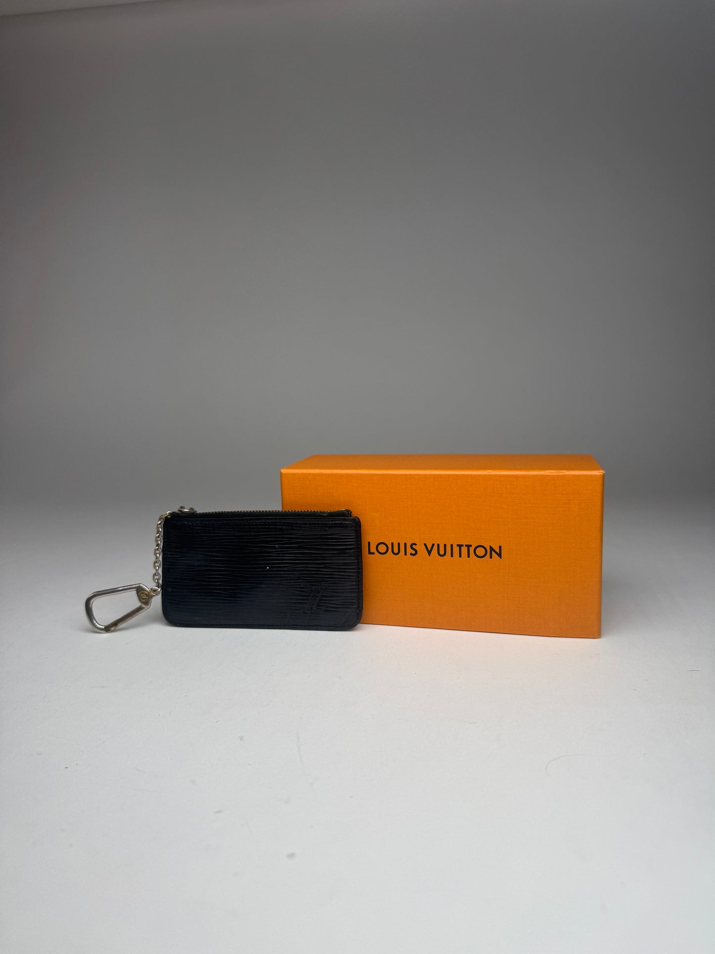 Vintage Louis Vuitton Le Dauphine EPI leather Card holder black