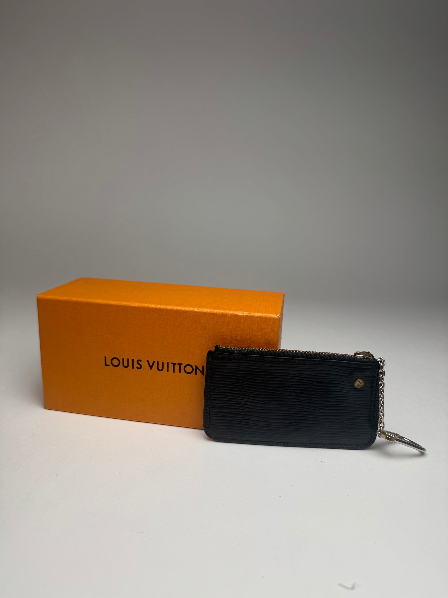 Vintage Louis Vuitton Le Dauphine EPI leather Card holder black