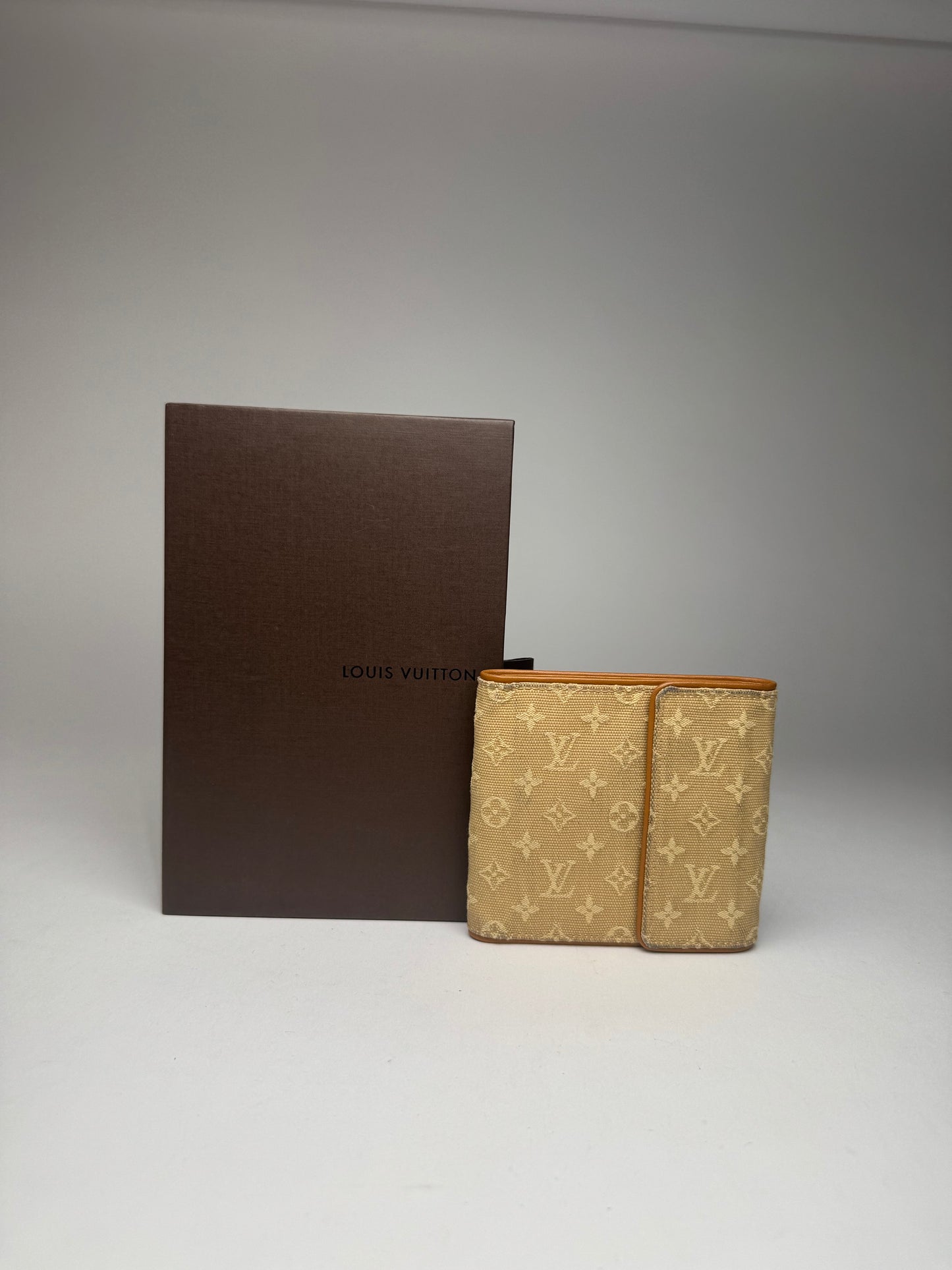 Vintage Louis Vuitton Canvas Monogram Wallet Yellow white