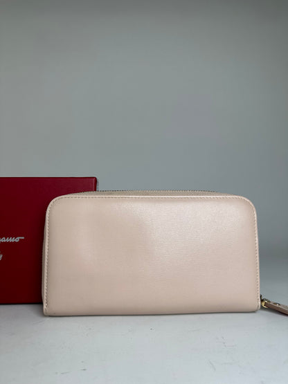 Vintage Ferragamo Leather Zip Wallet Cream Gold