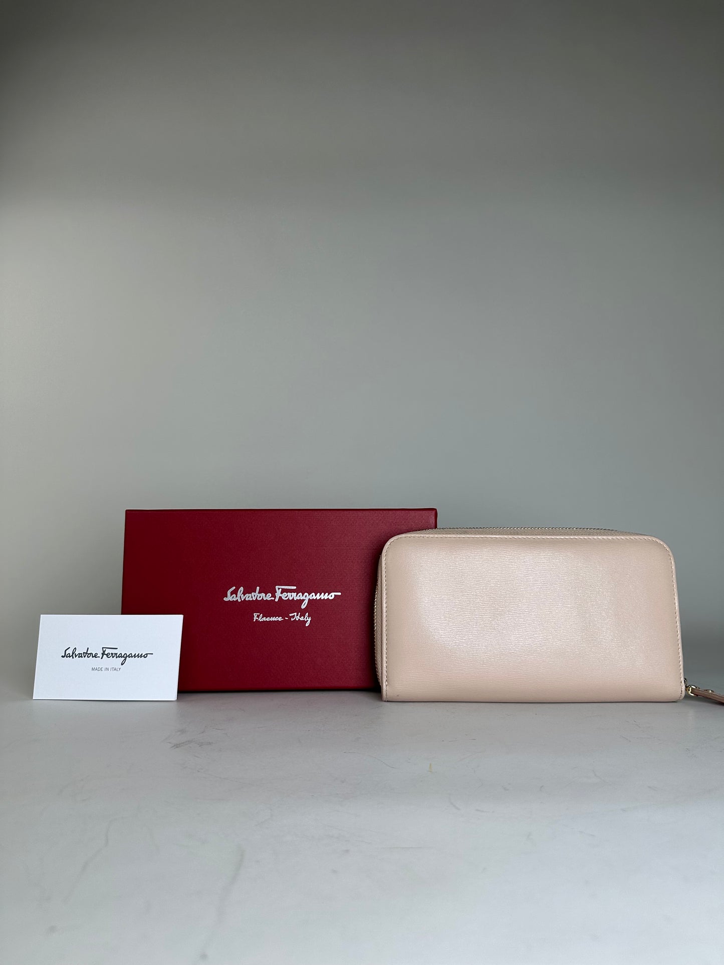 Vintage Ferragamo Leather Zip Wallet Cream Gold