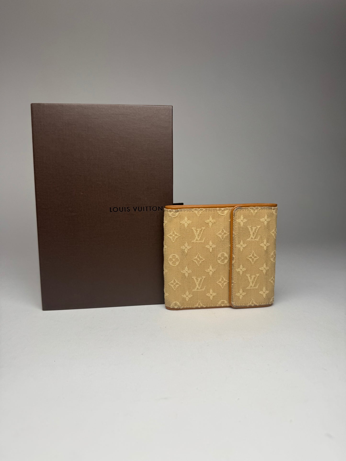 Vintage Louis Vuitton Canvas Monogram Wallet Yellow white