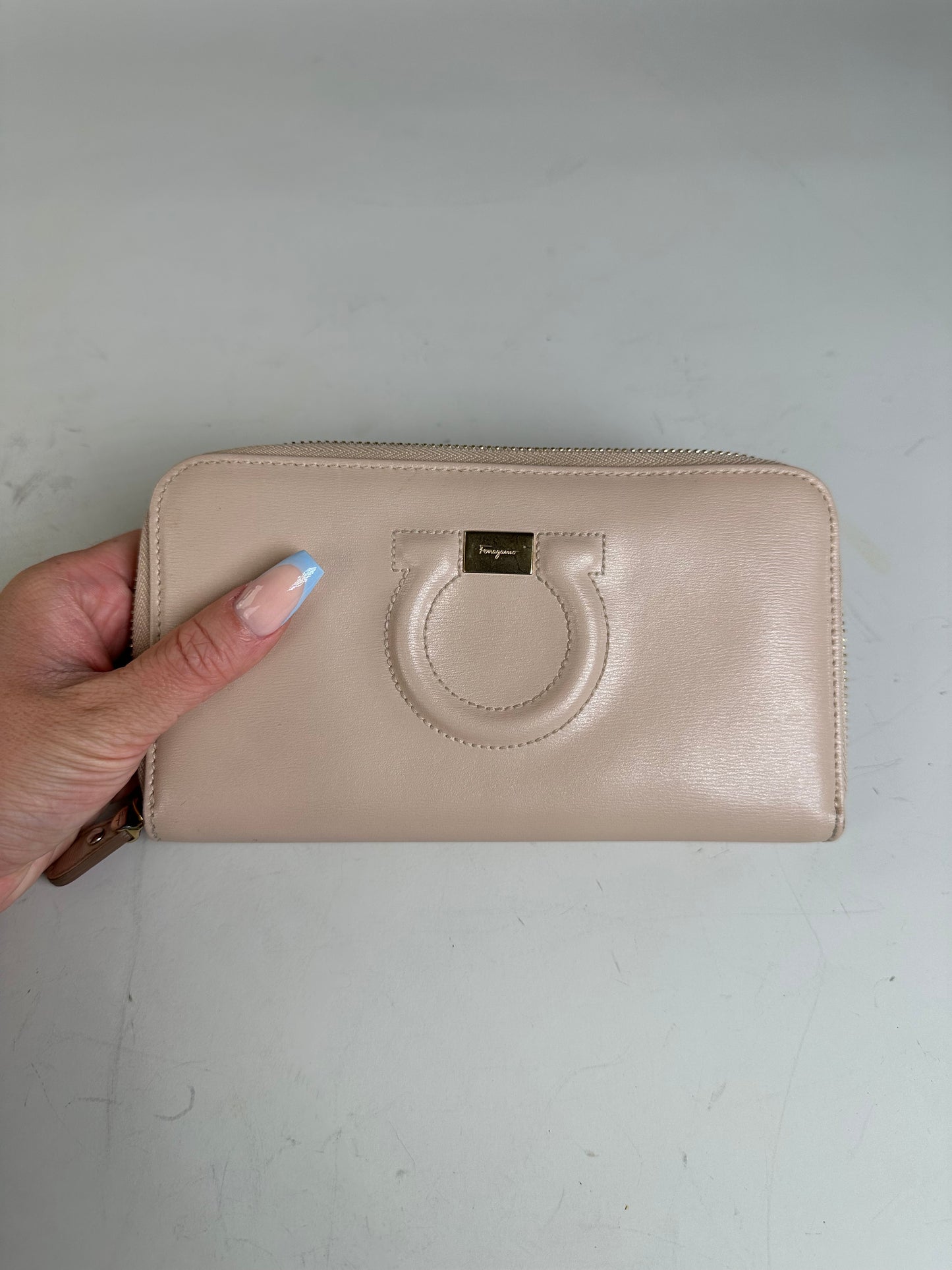 Vintage Ferragamo Leather Zip Wallet Cream Gold