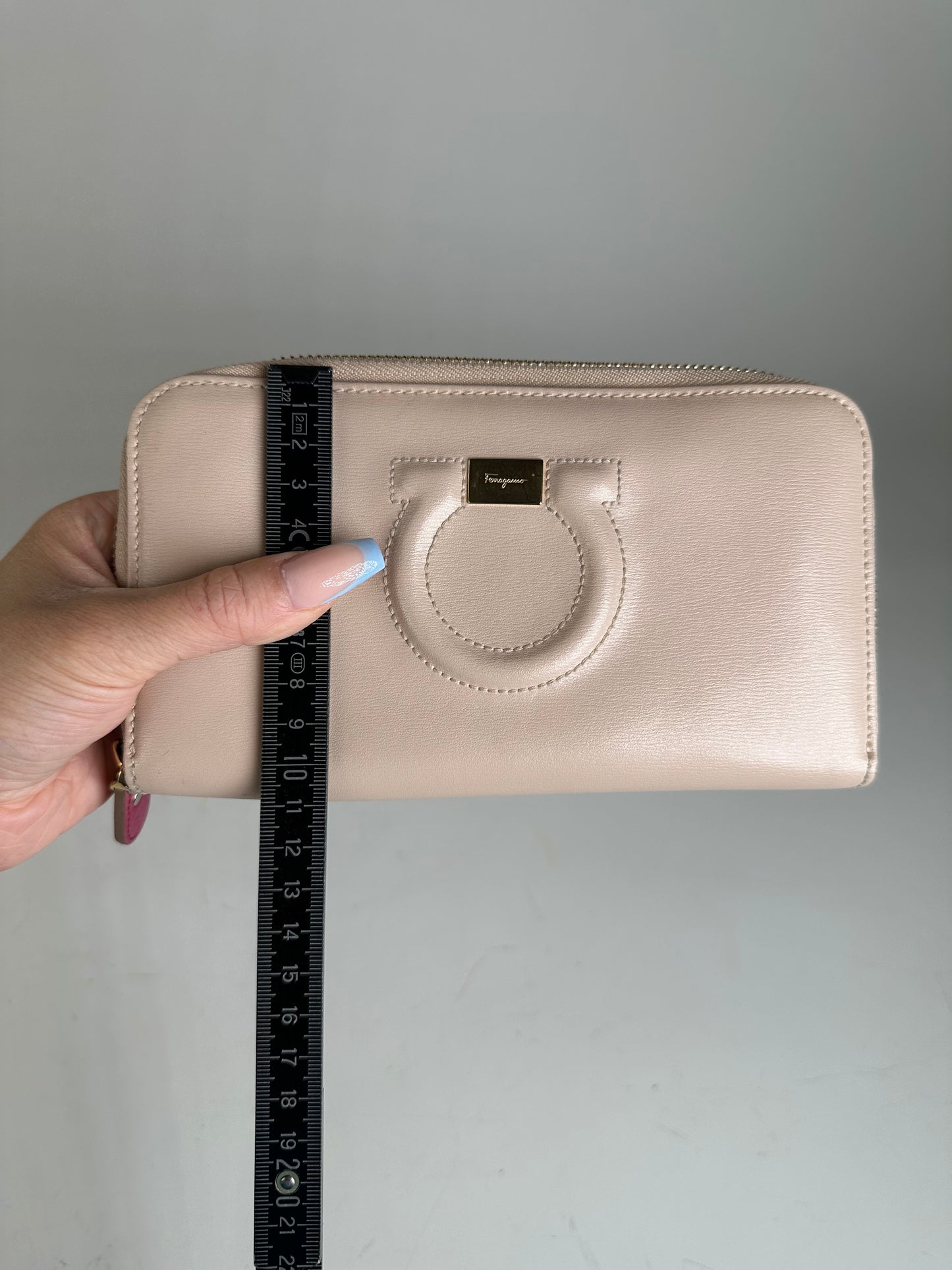 Vintage Ferragamo Leather Zip Wallet Cream Gold