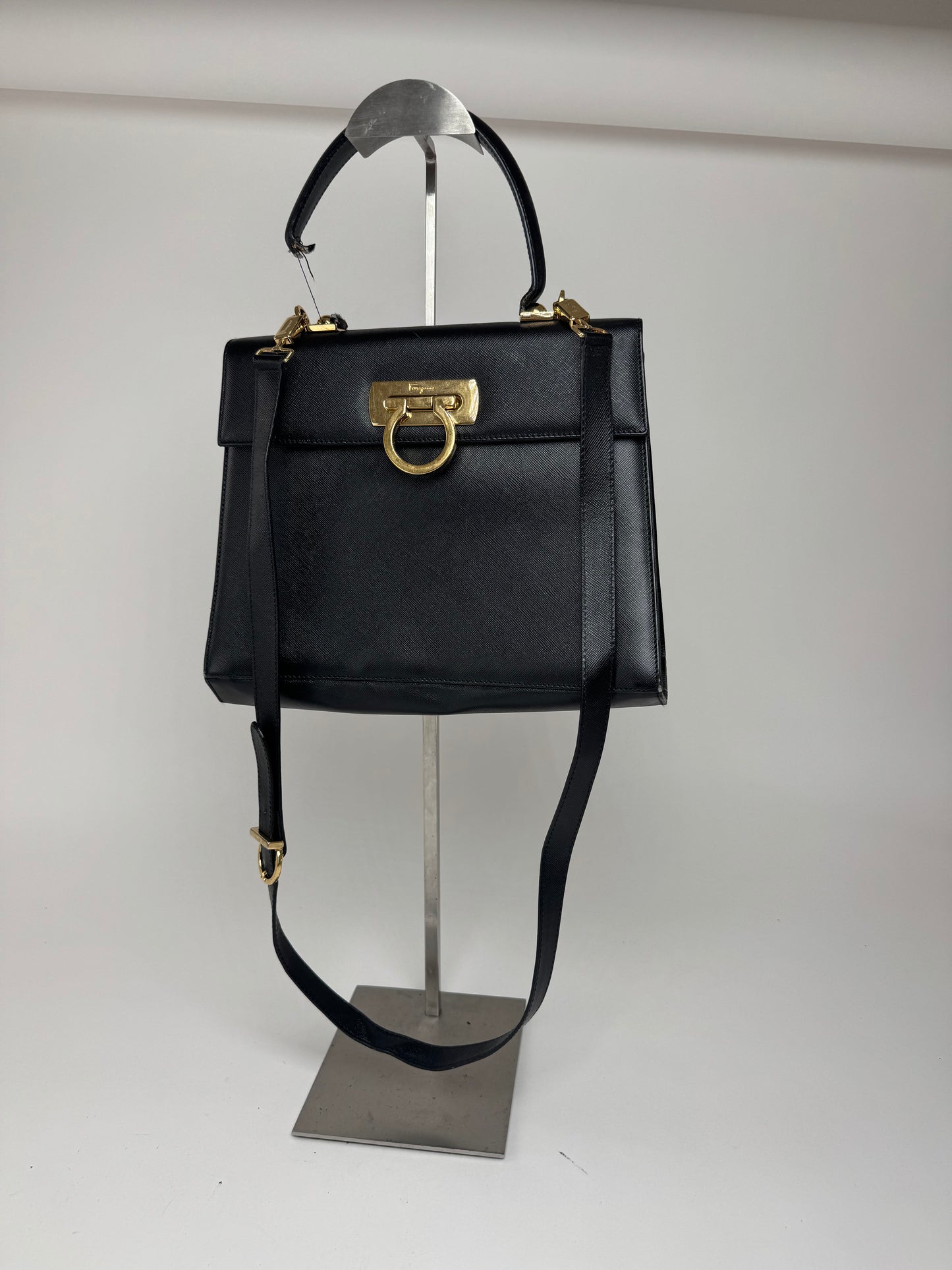 Sac vintage en cuir noir Salvatore Ferragamo 2 voies