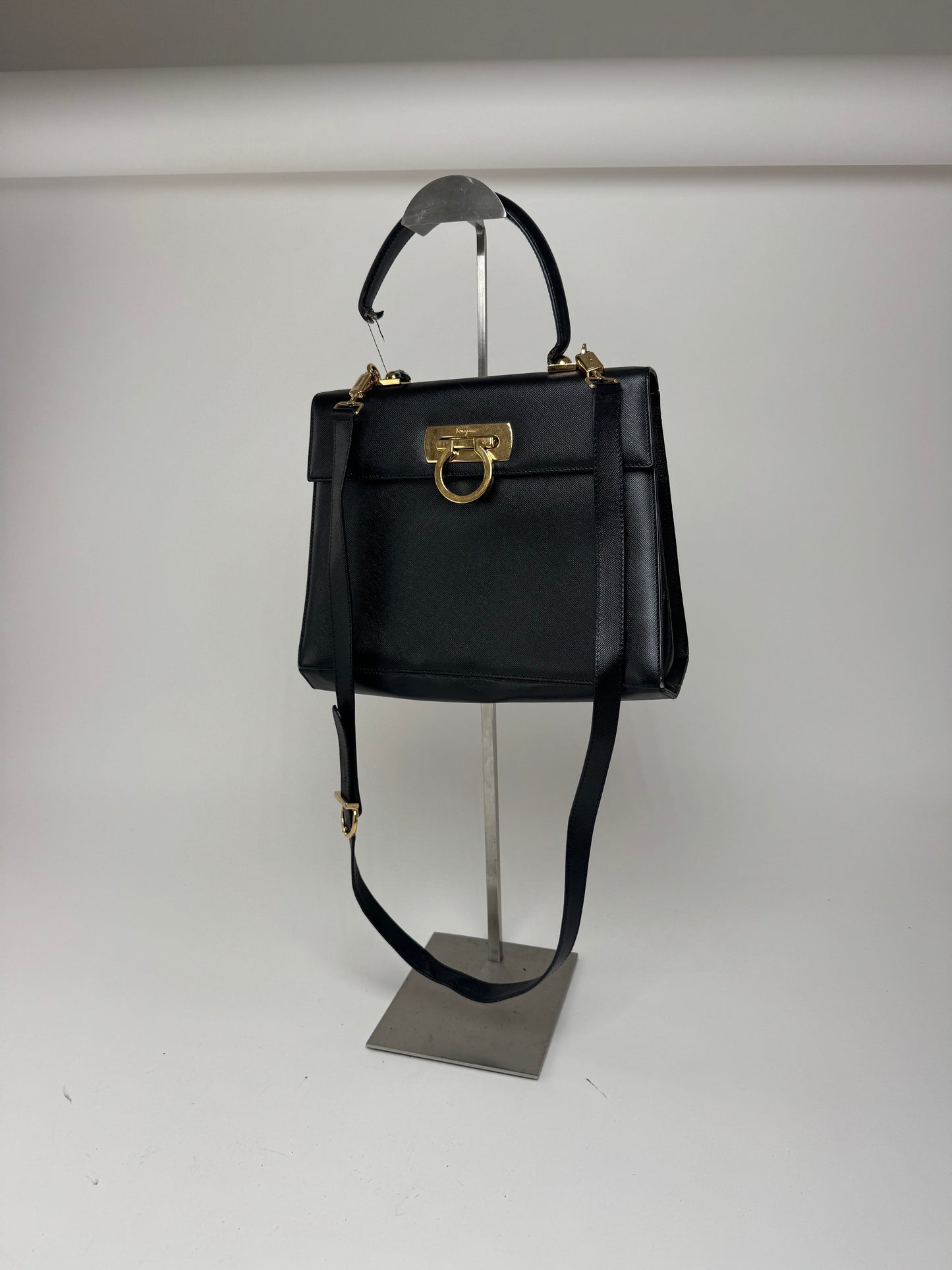 Sac vintage en cuir noir Salvatore Ferragamo 2 voies
