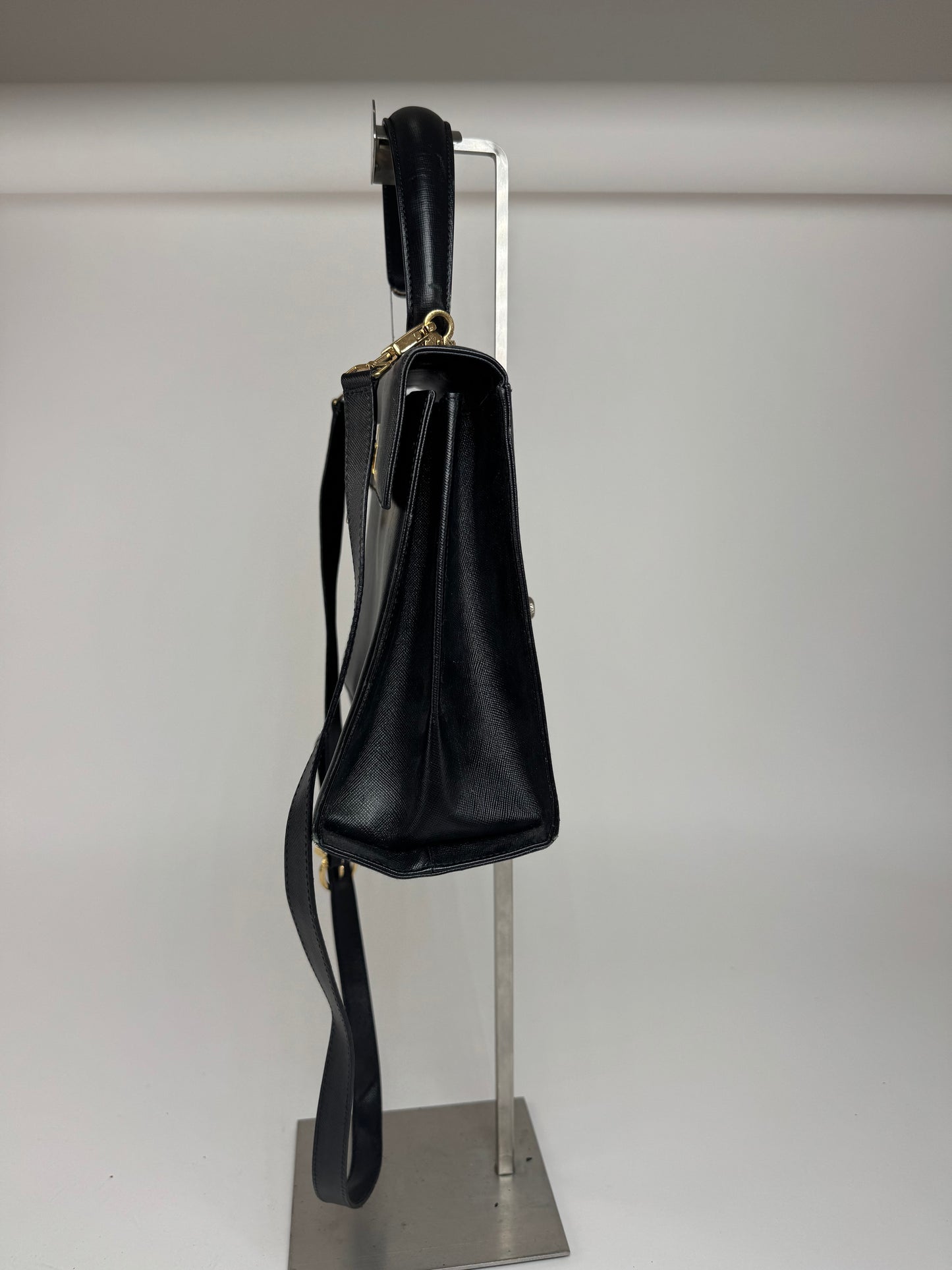 Sac vintage en cuir noir Salvatore Ferragamo 2 voies