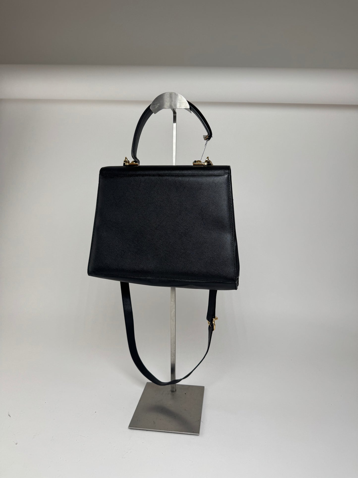 Sac vintage en cuir noir Salvatore Ferragamo 2 voies
