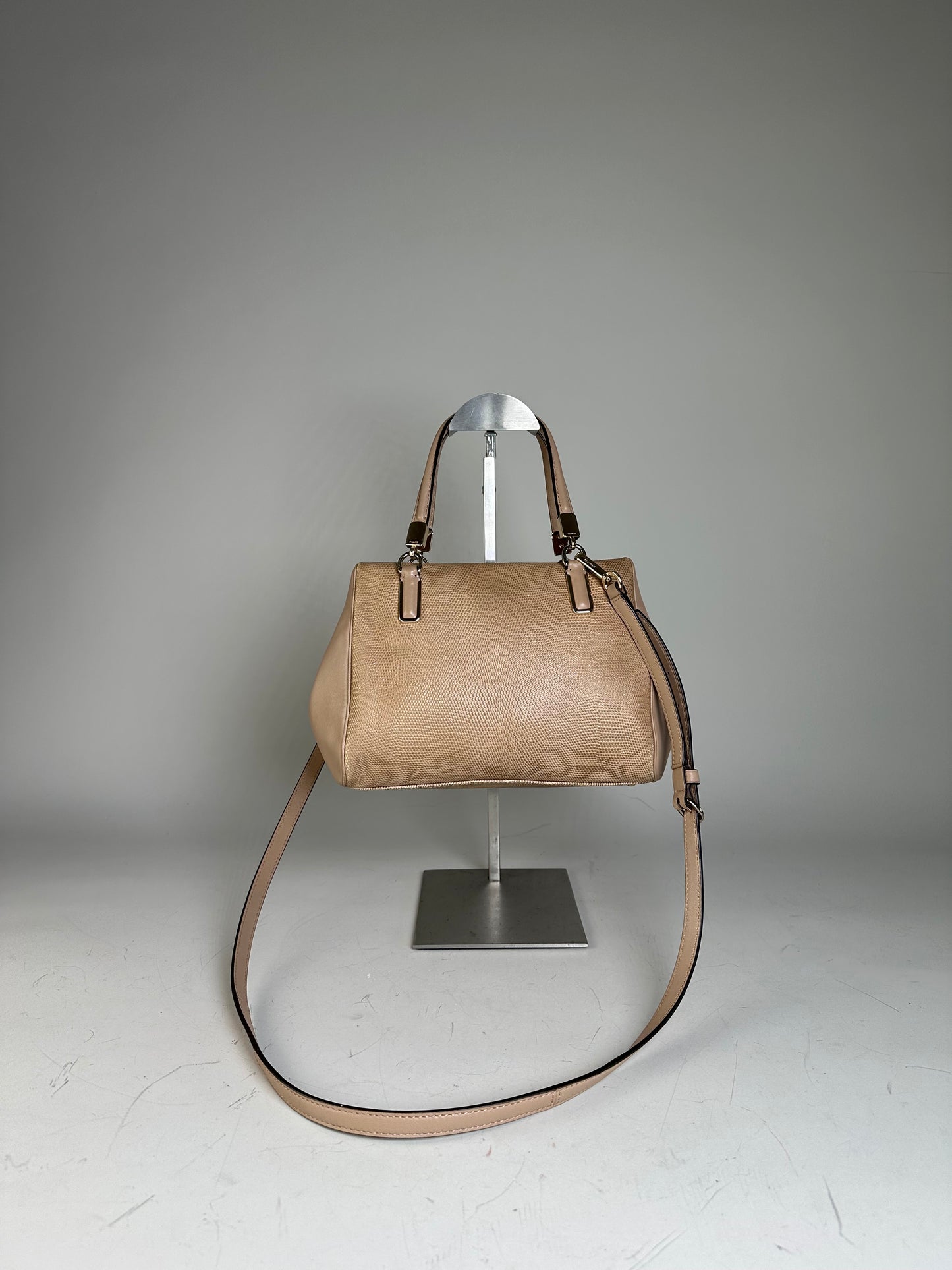 Vintage Coach Textured Leather Handbag Light Beige Gold
