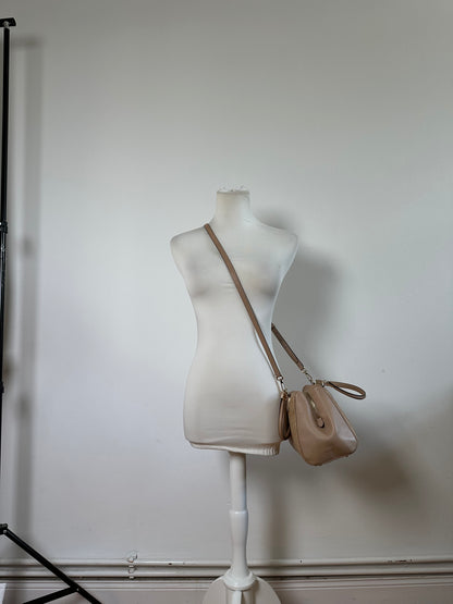 Vintage Coach Textured Leather Handbag Light Beige Gold