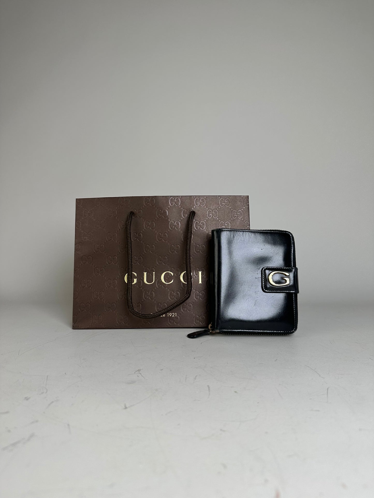 Vintage Gucci Leather Zip Wallet Black Gold