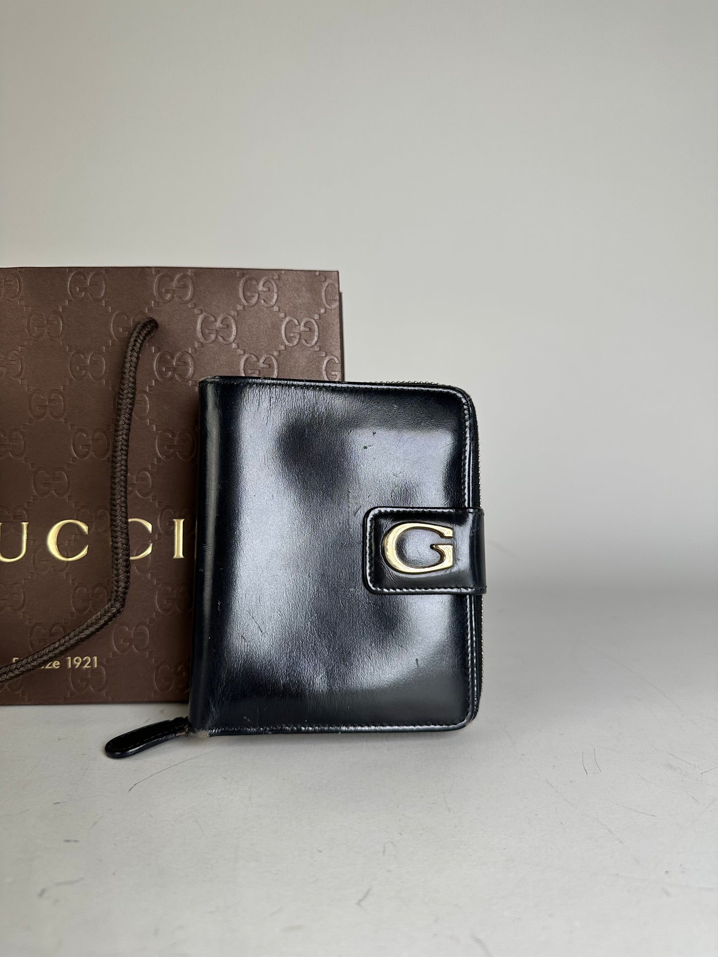 Vintage Gucci Leather Zip Wallet Black Gold