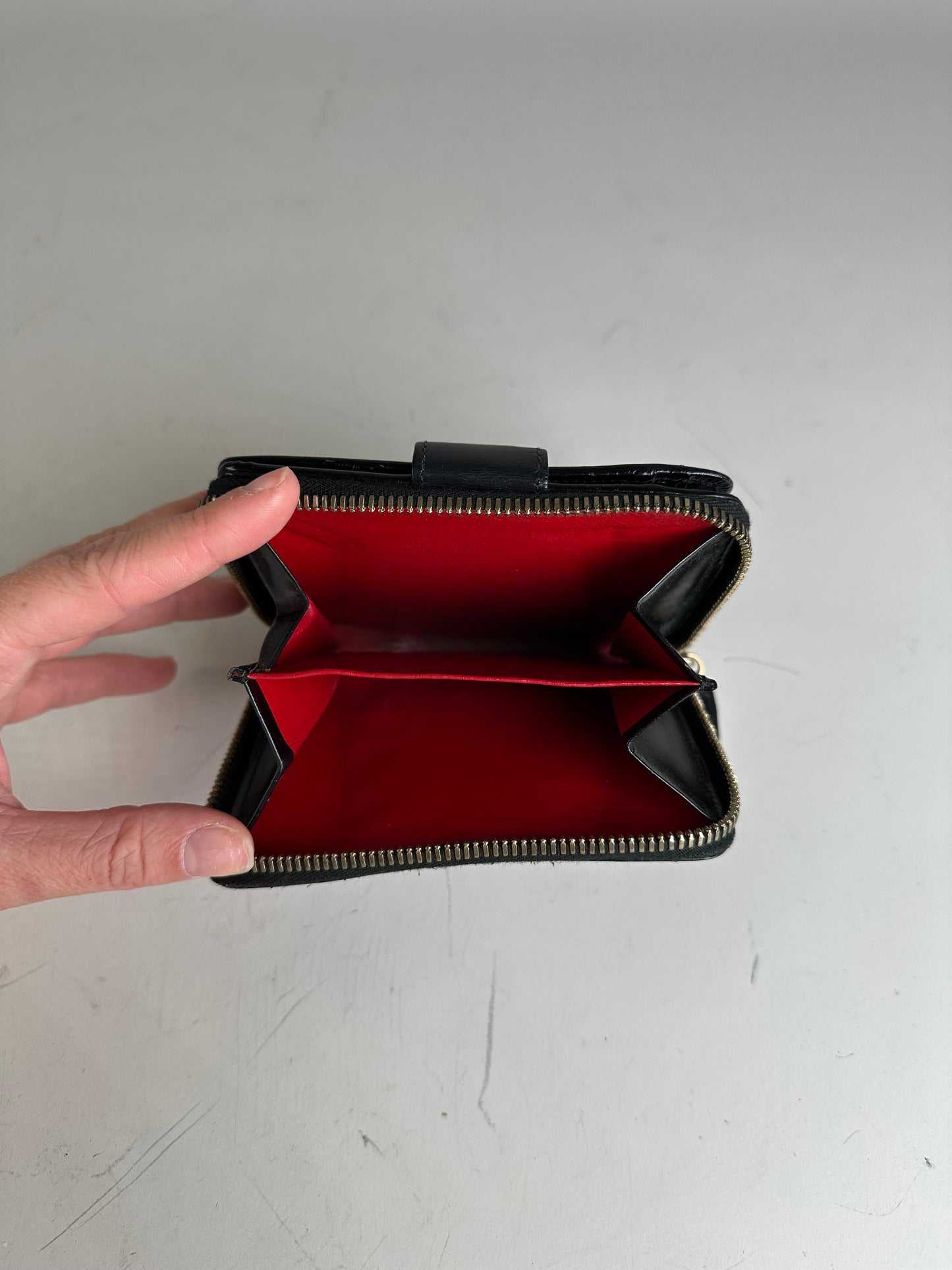Vintage Gucci Leather Zip Wallet Black Gold