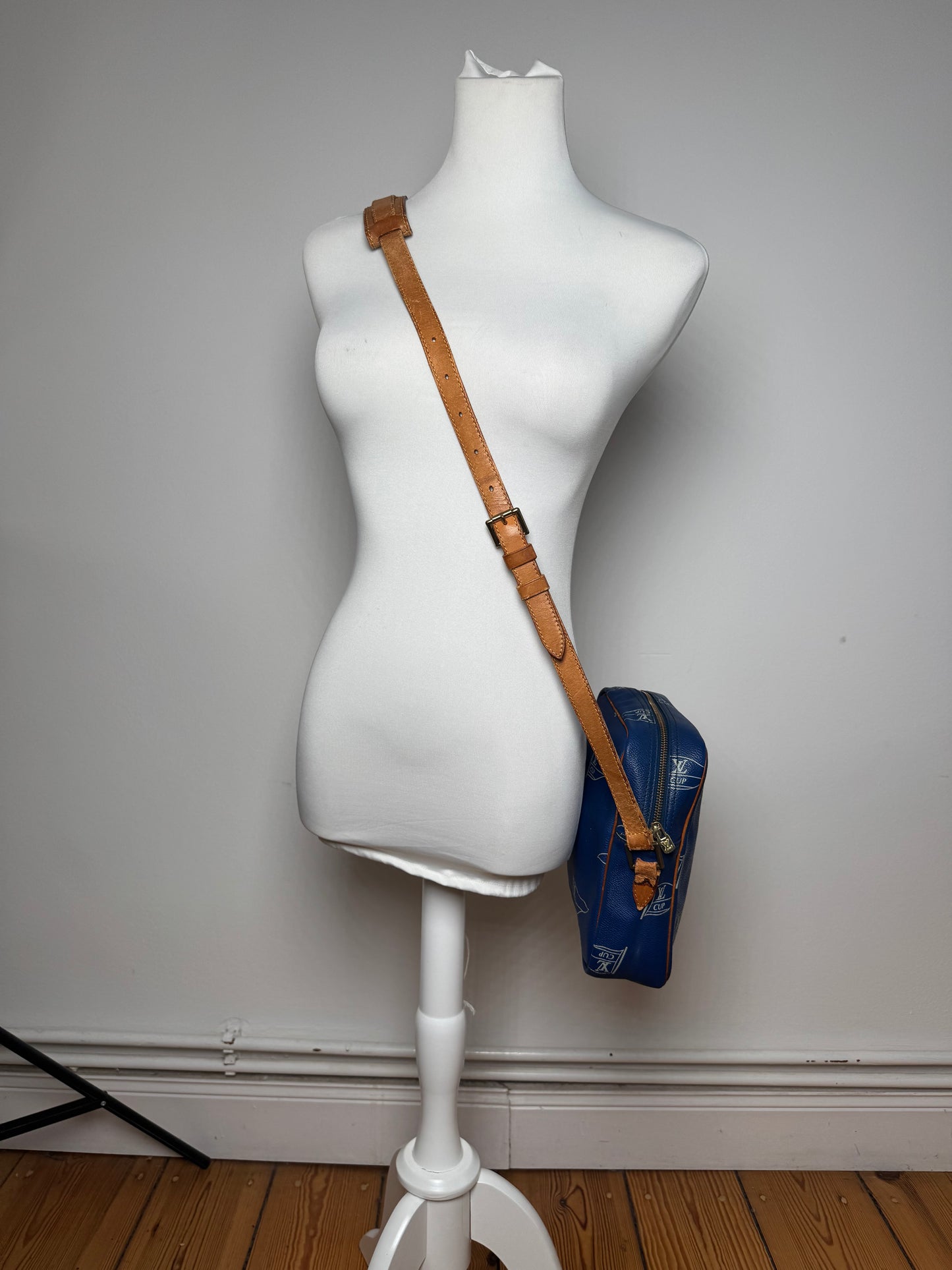 Vintage Louis Vuitton Americas Cup 2000 Leather Crossbody Bag Blue Brown