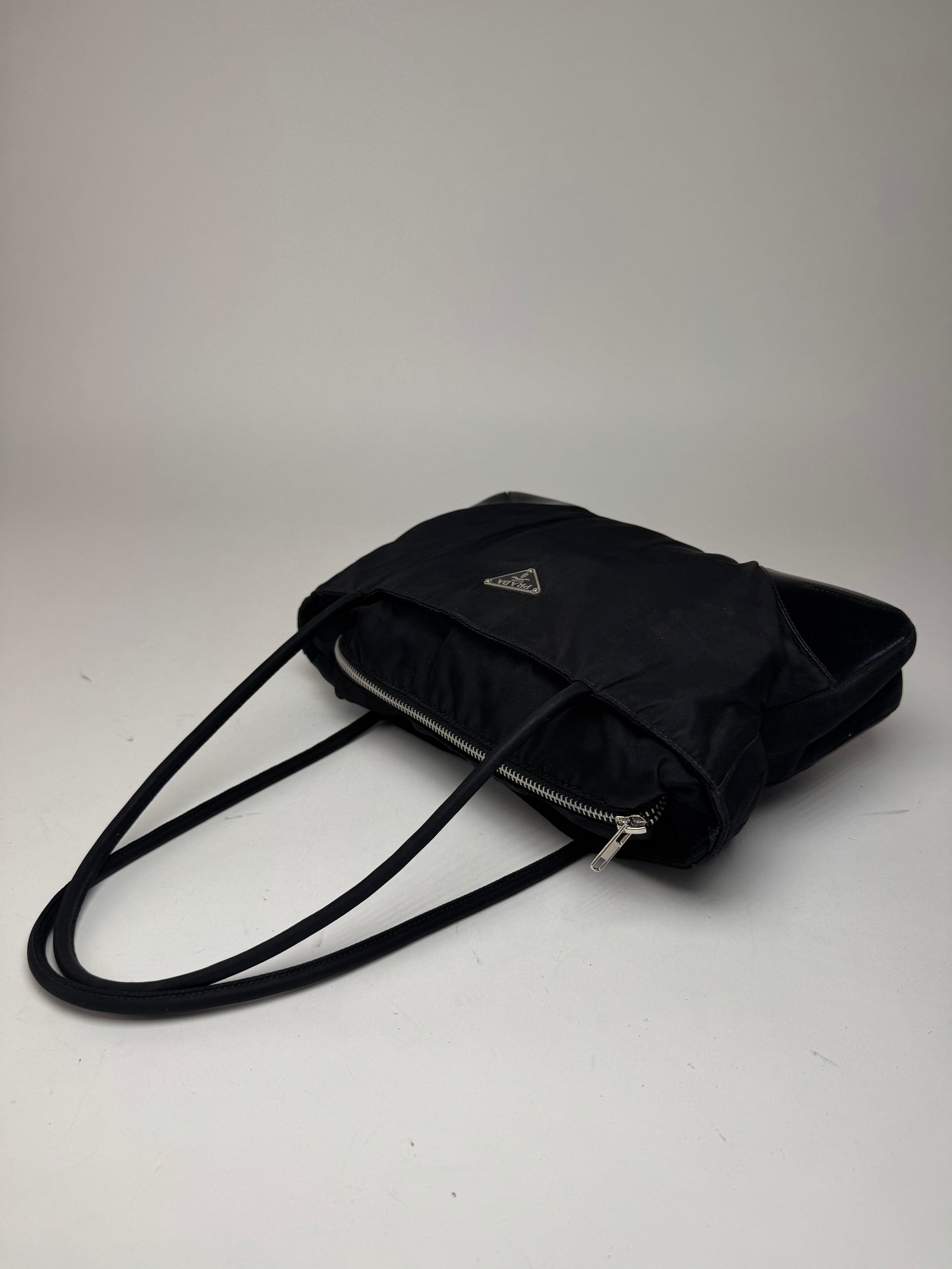 Sac Trangle Prada vintage en cuir polyester noir