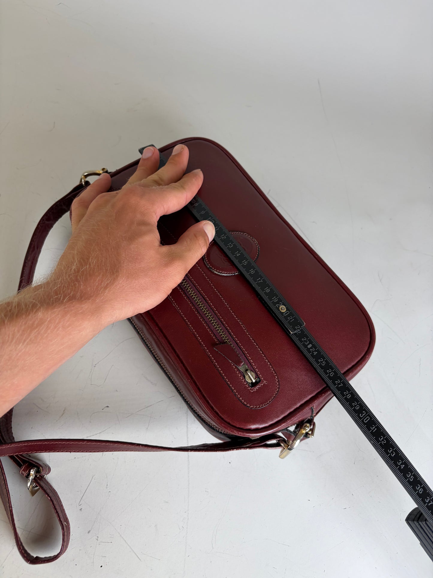 Vintage Cartier Smooth Leather Shoulder Bag Burgundy Gold