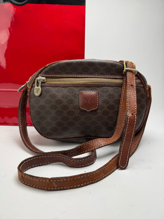 Sac vintage en cuir Celine Triomphe Monogram marron