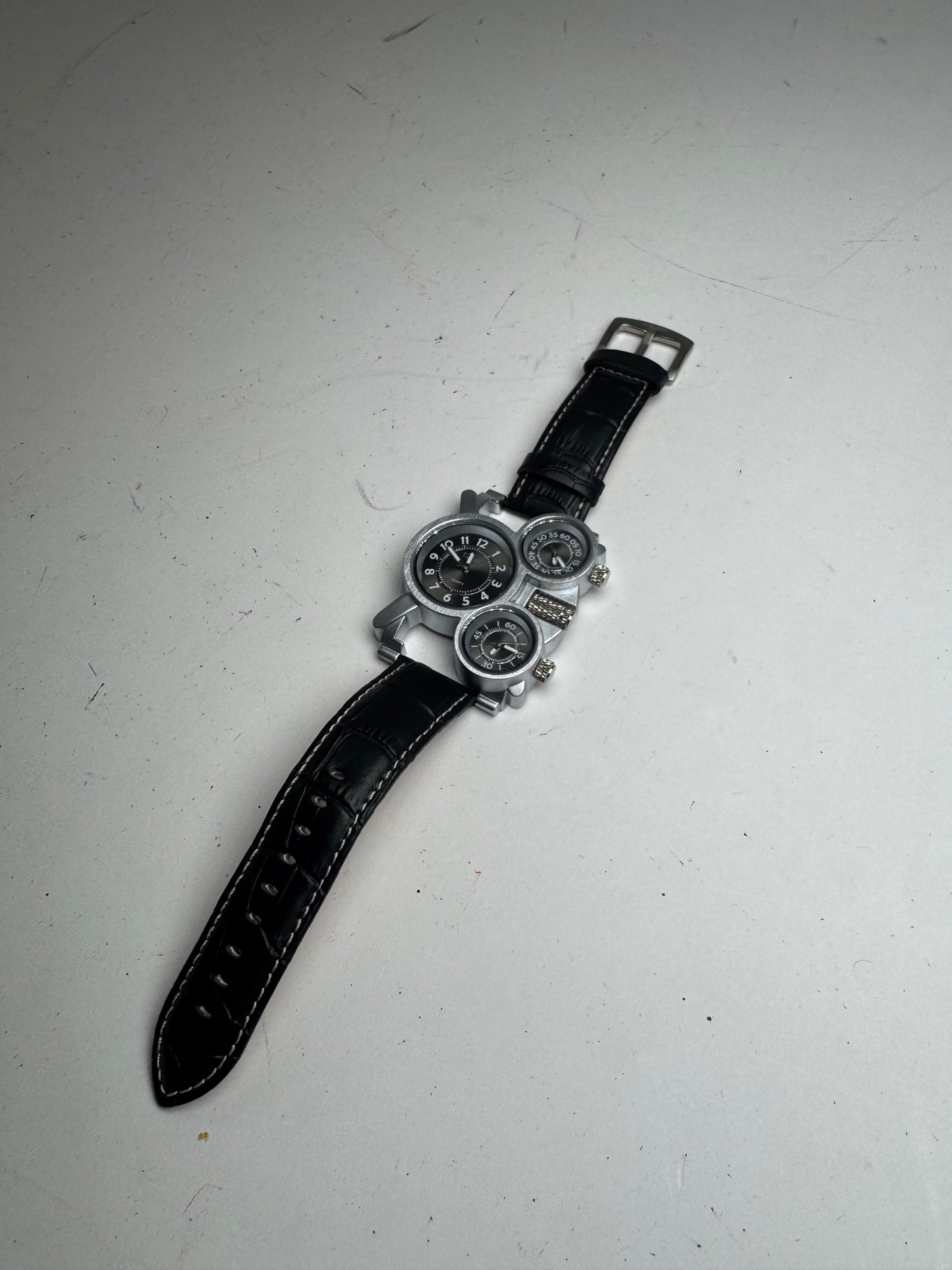 Mens Quartz Watch Black Silver