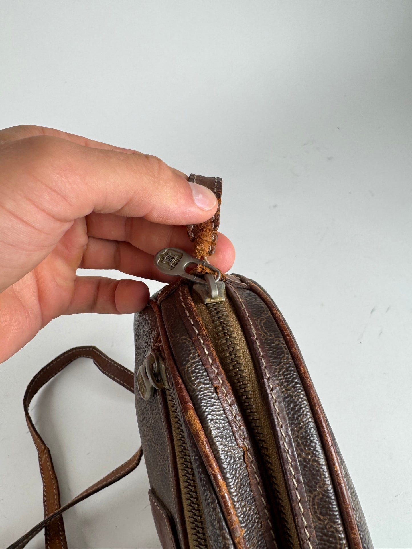 Sac vintage en cuir Celine Triomphe Monogram marron