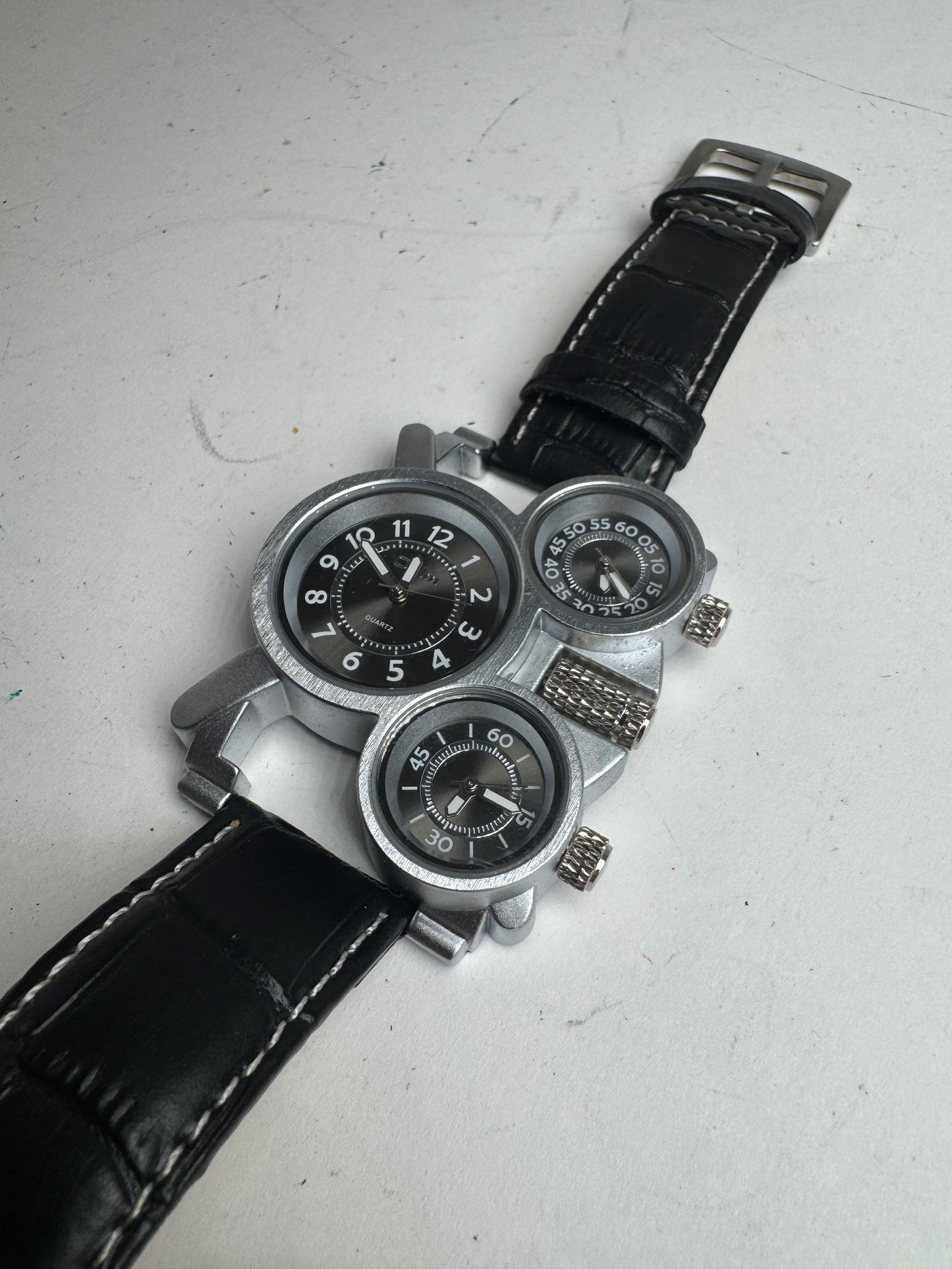 Mens Quartz Watch Black Silver