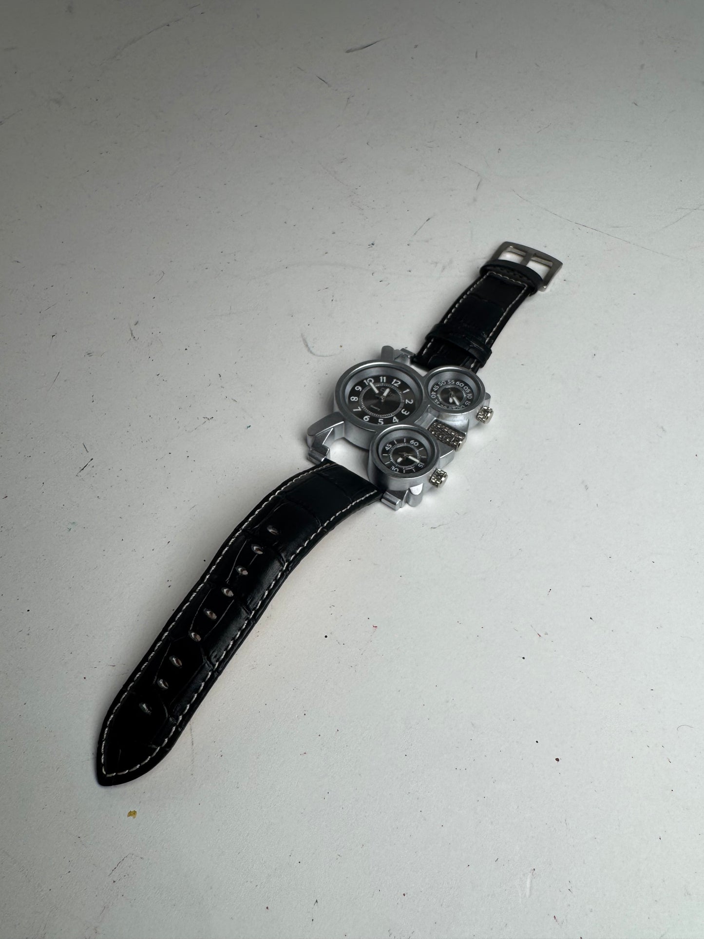 Mens Quartz Watch Black Silver