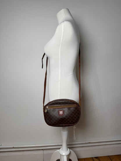 Sac vintage en cuir Celine Triomphe Monogram marron