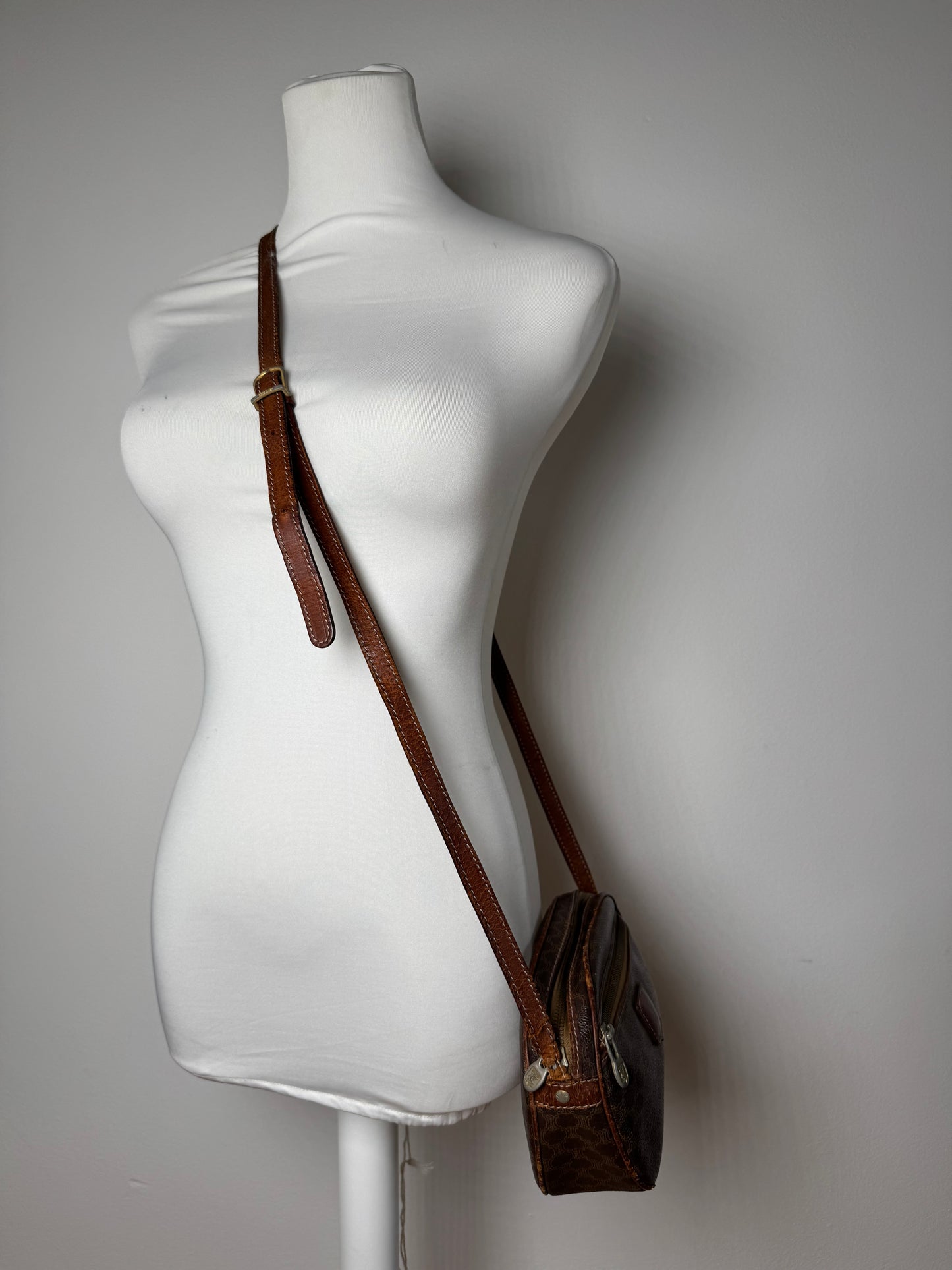 Sac vintage en cuir Celine Triomphe Monogram marron