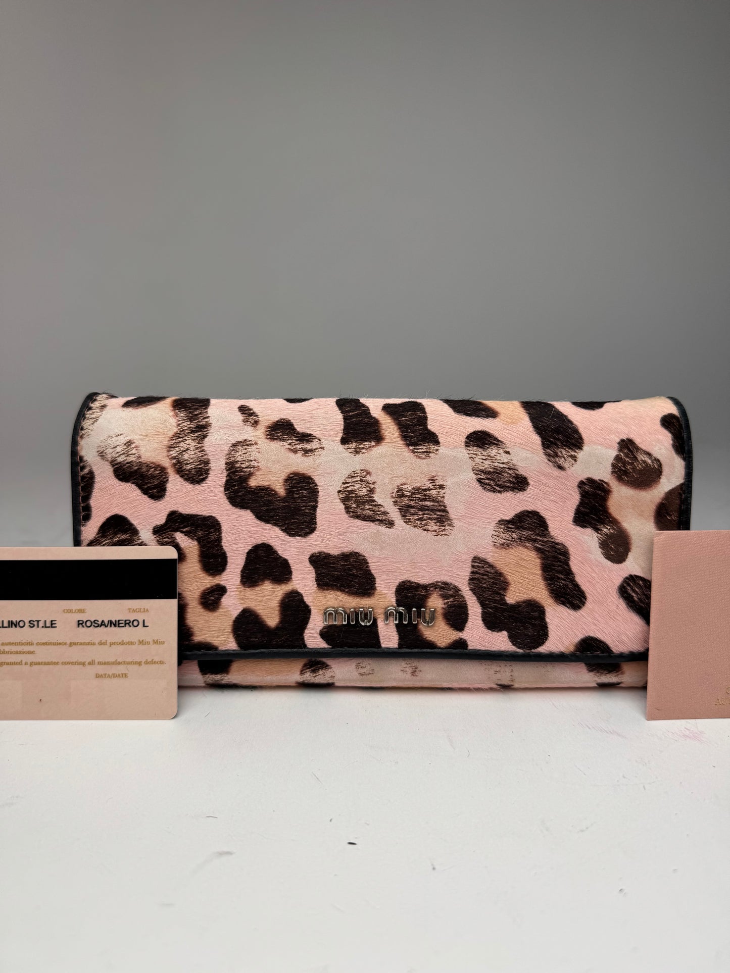 Portefeuille vintage en cuir fourrure Miu Miu noir rose