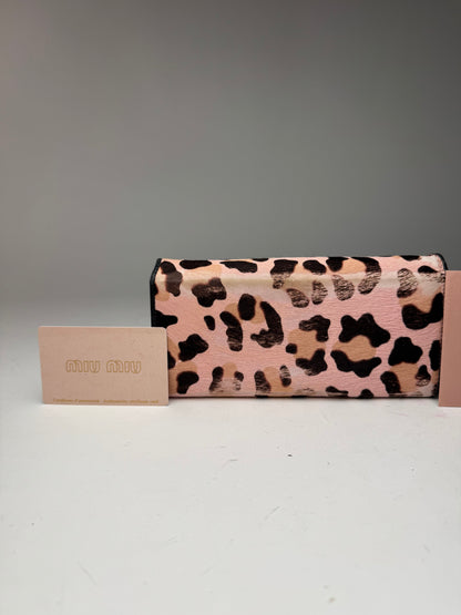 Portefeuille vintage en cuir fourrure Miu Miu noir rose