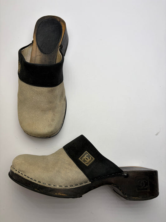Vintage Chanel Clog Heeled Mules Late 1990s Beige Black EU36