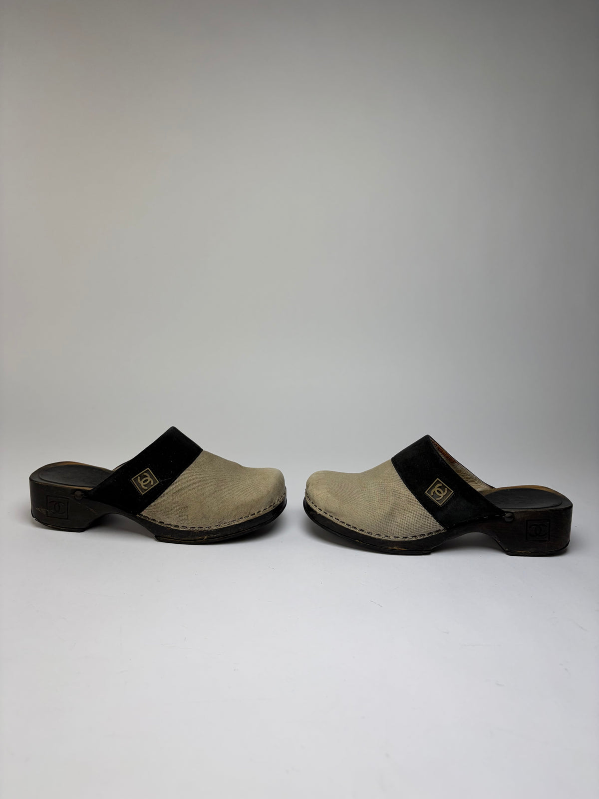Vintage Chanel Clog Heeled Mules Late 1990s Beige Black EU36